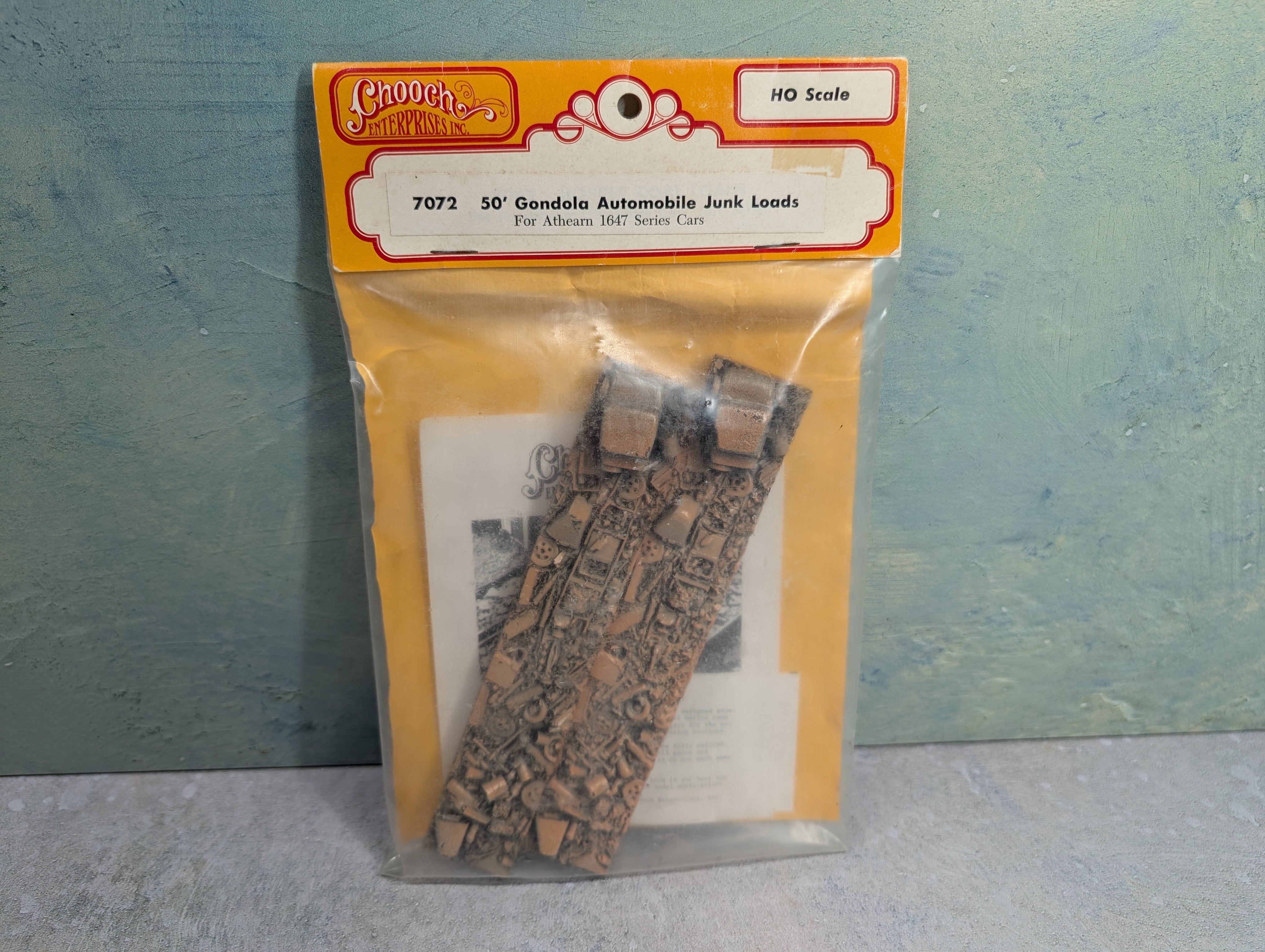 Chooch Enterprises Inc 7072 HO Scale 50' Gondfola Automobile Junk Loads (2 pcs)