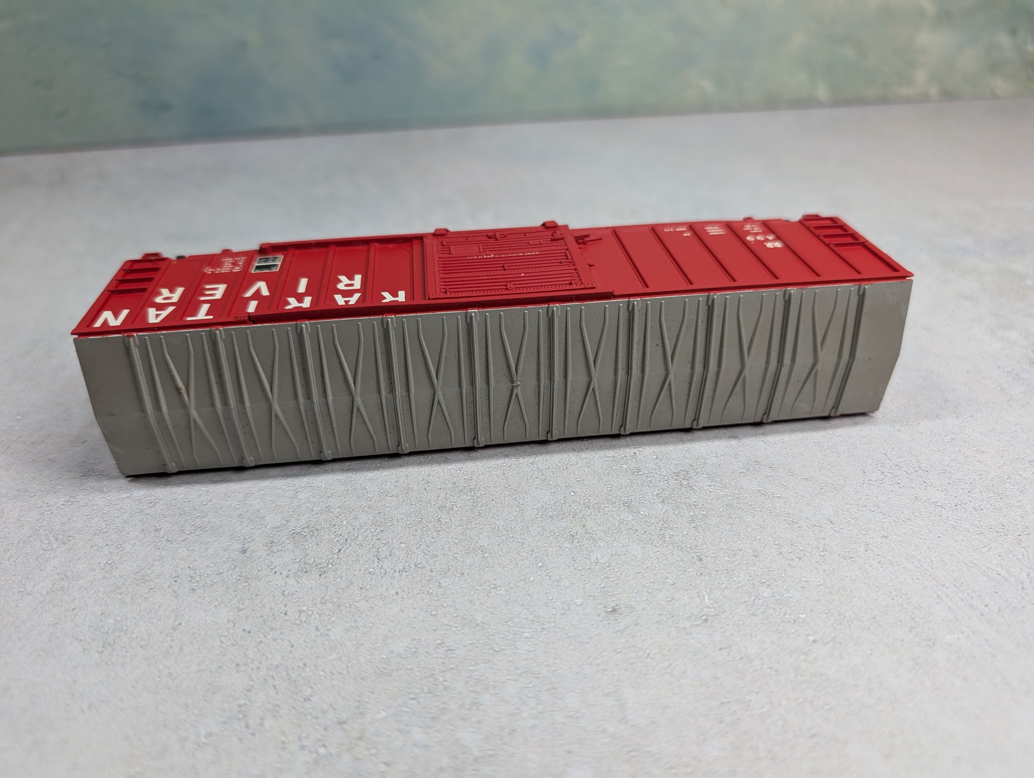USED Athearn HO Scale 50' Box Car Raritan River RR #499