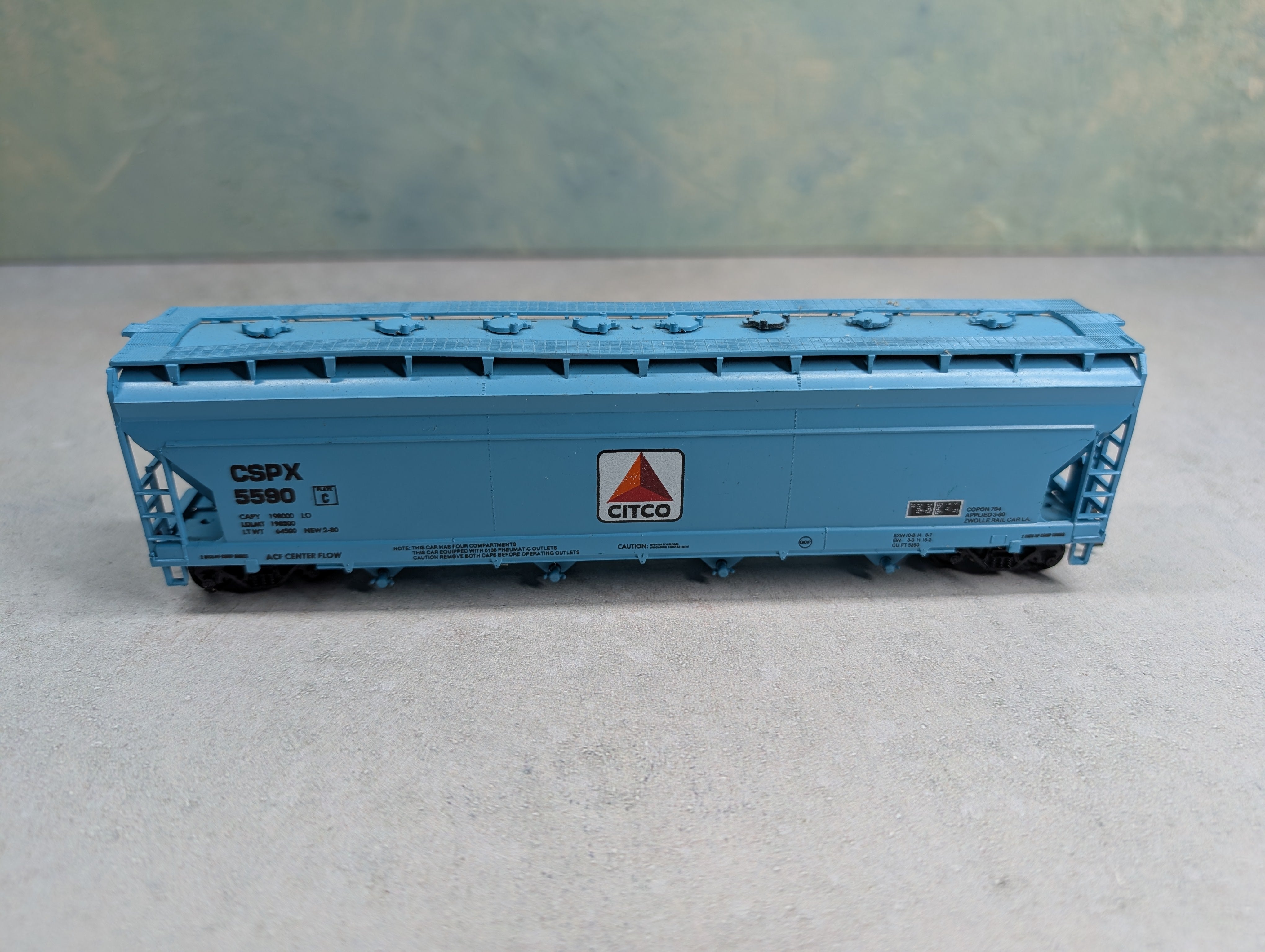 USED Athearn HO Scale ACF Centerflow 4 Bay Covered Hopper Citco CSPX #5590