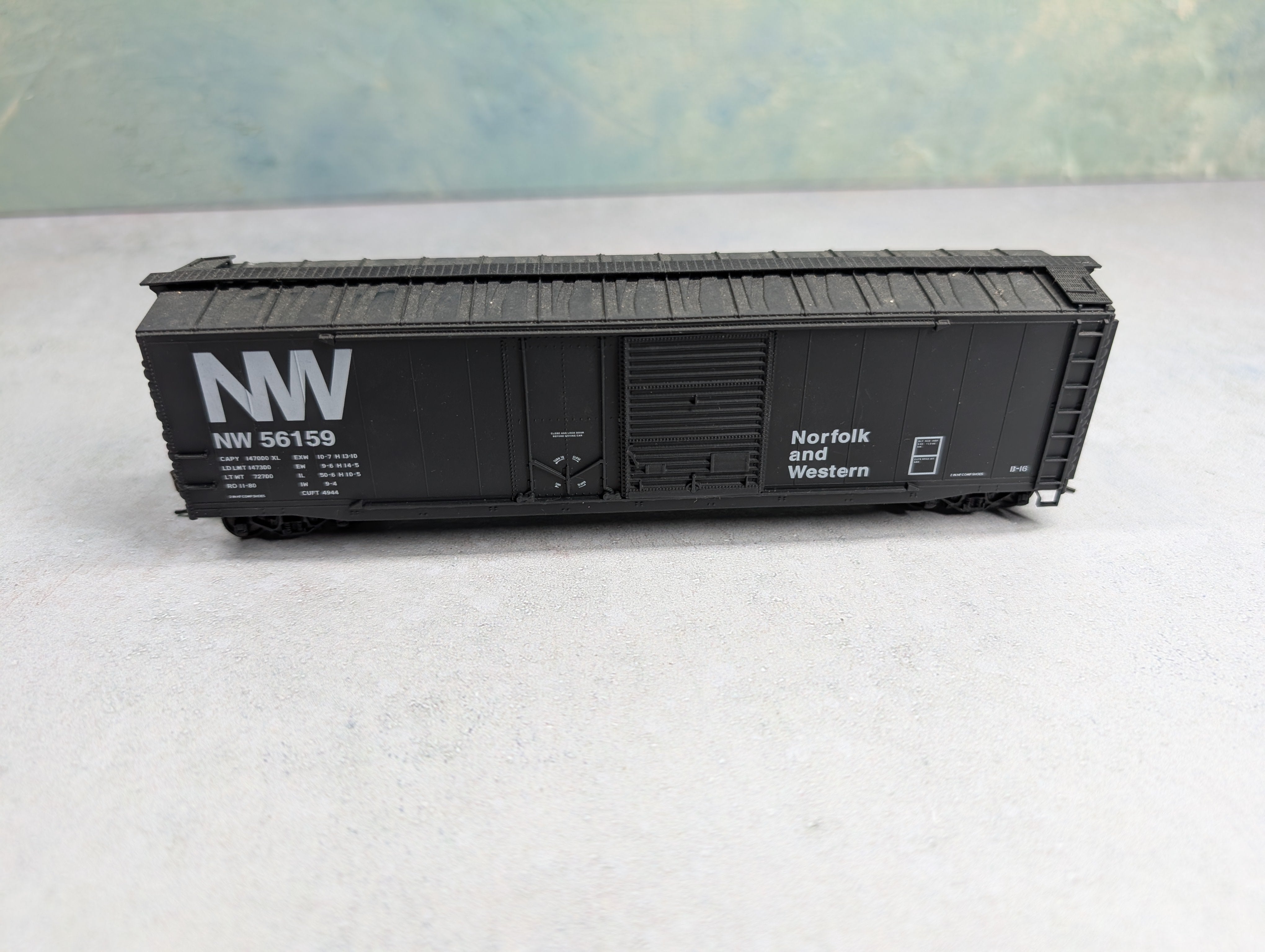 USED Accurail HO Scale 50' Box Car Norfolk & Western NW #56159