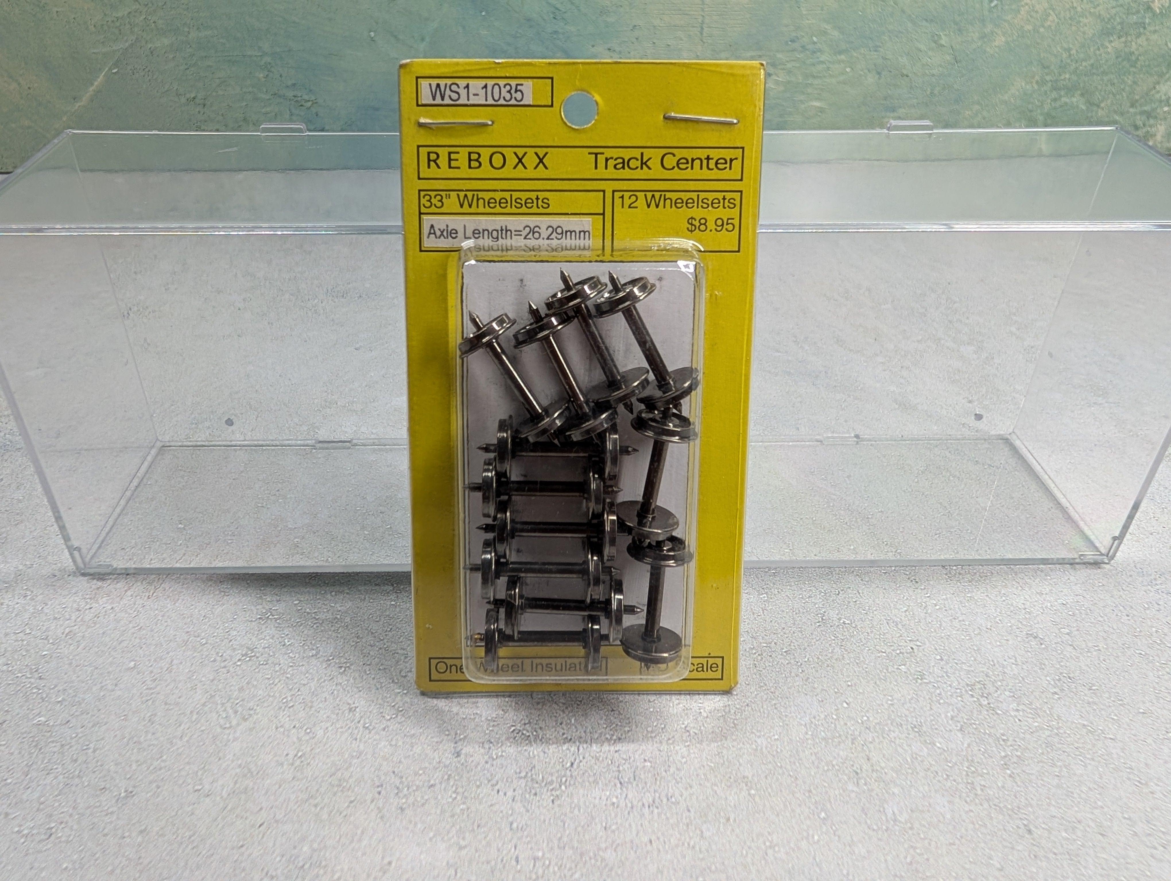 Reboxx #WS1-1035 HO Scale Semi Scale 33" Wheelsets, Insulated, One Wheel Insulated (12 pcs)