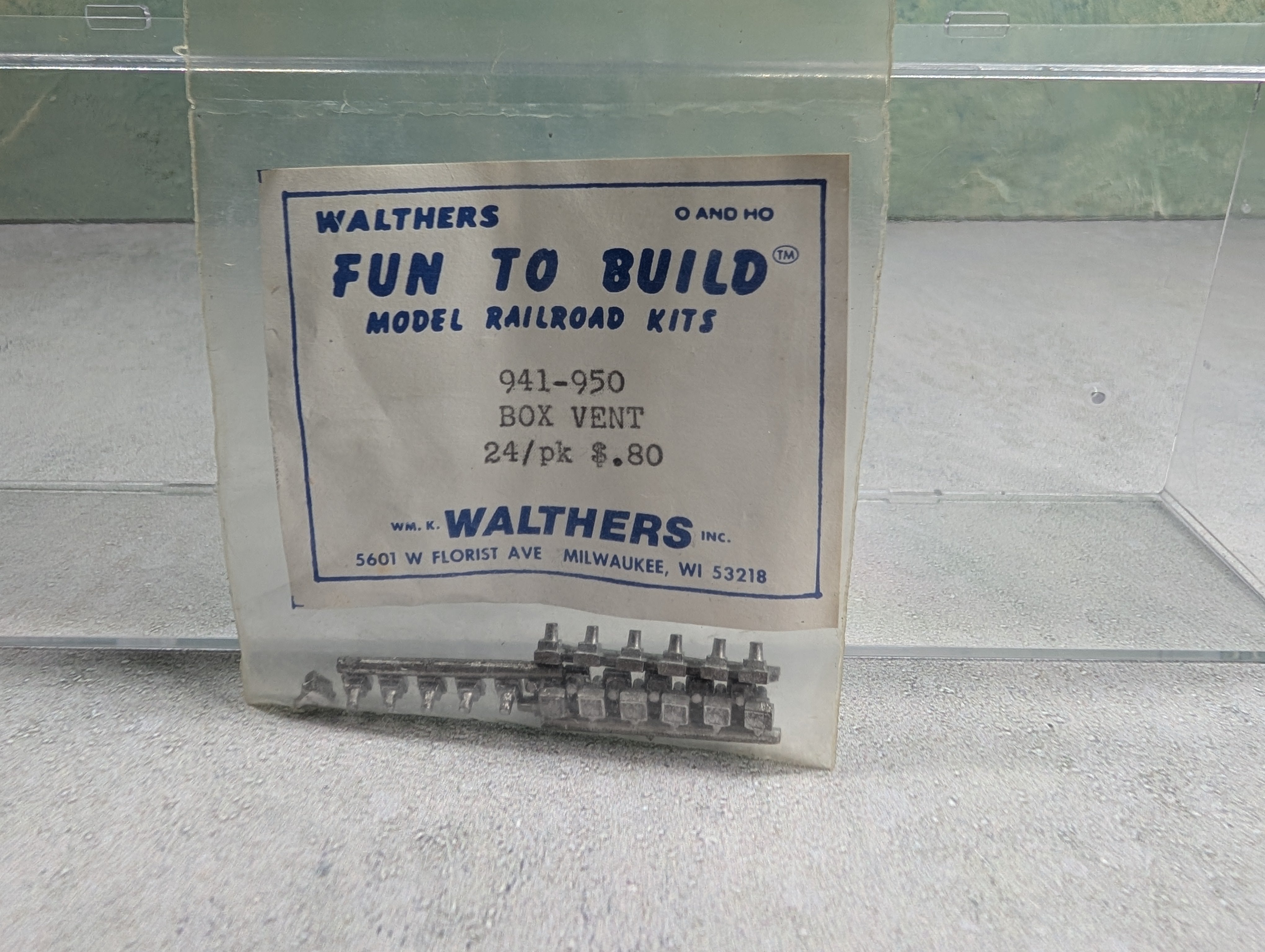 Walthers 941-950 HO Scale Box Vent, Detail Parts (24 pcs)