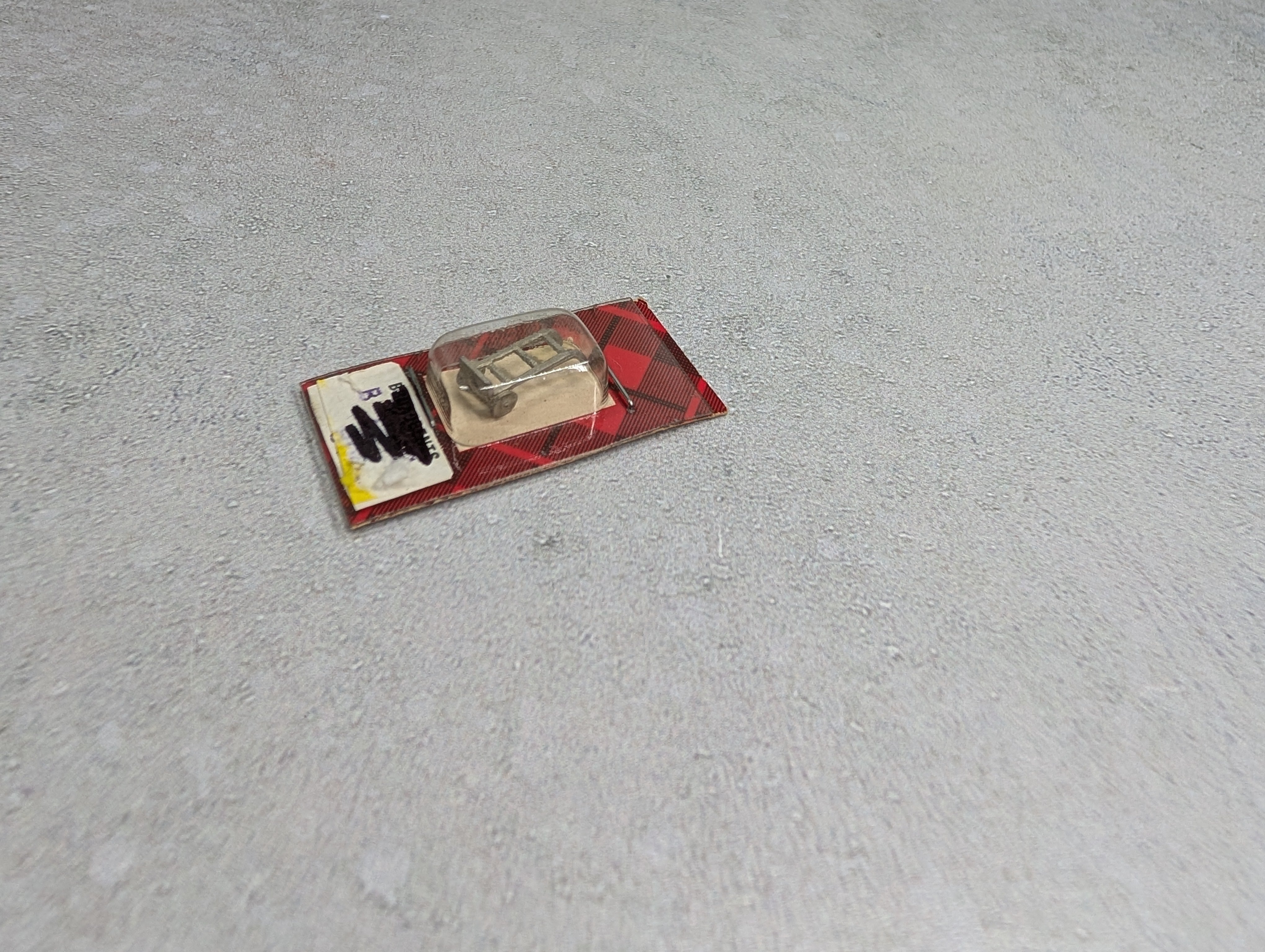 Campbell Scale Models 1119 HO Scale Weston Mini-Figure Hand-Truck (1 pc)