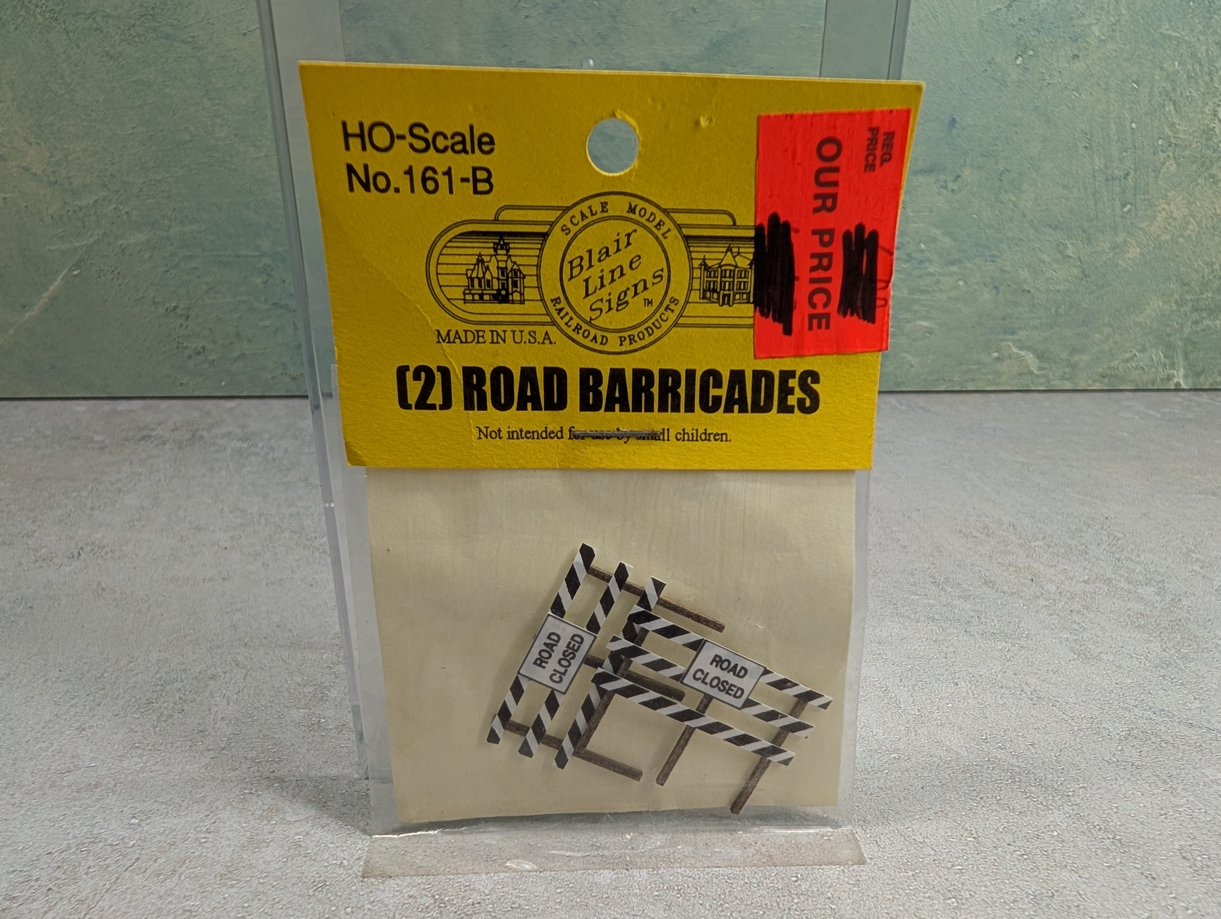 Blair Line Signs 161B HO Scale Road Barricades (2 pc)