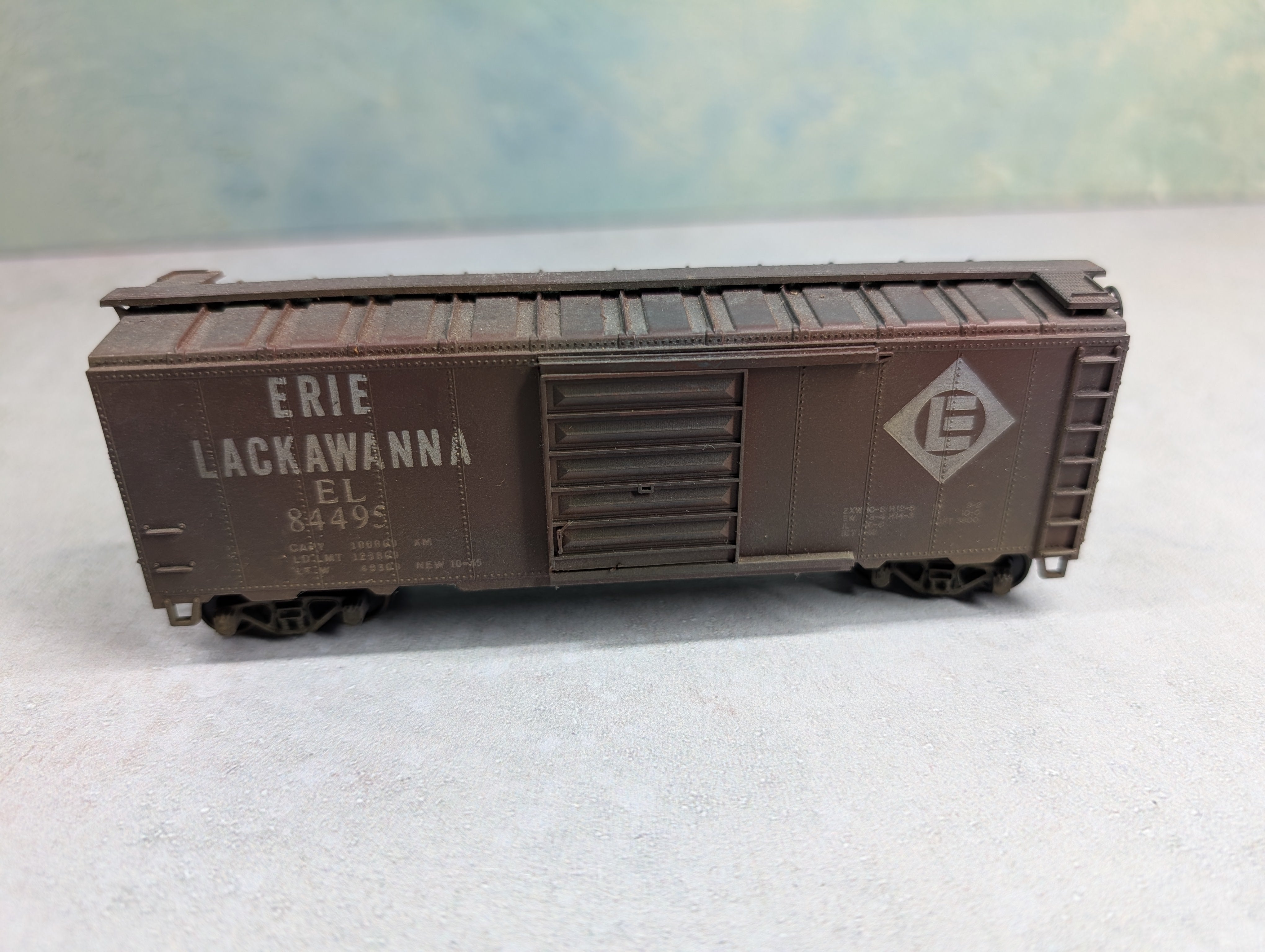 USED Athearn HO Scale 40' Box Car Erie Lackawanna EL #84495 Weathered