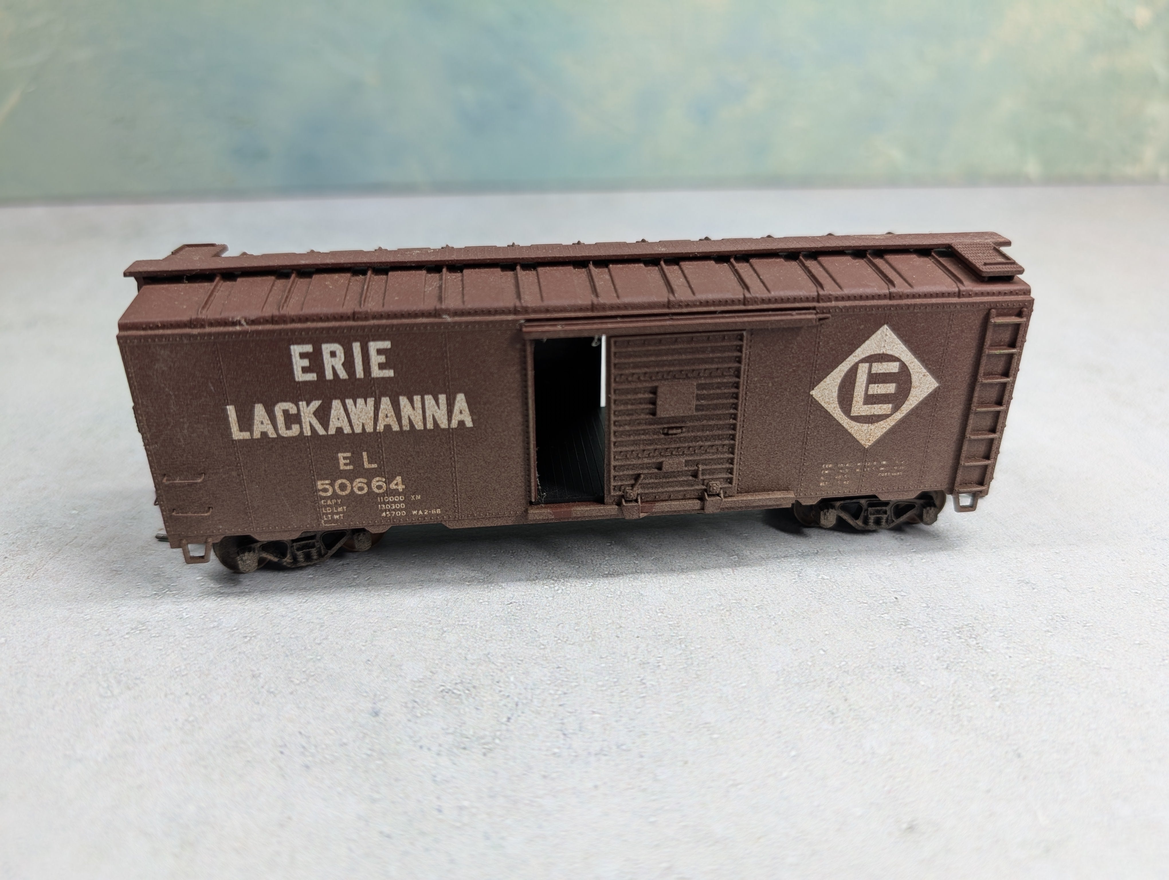 USED Athearn HO Scale 40' Box Car Erie Lackawanna EL #50664 Weathered