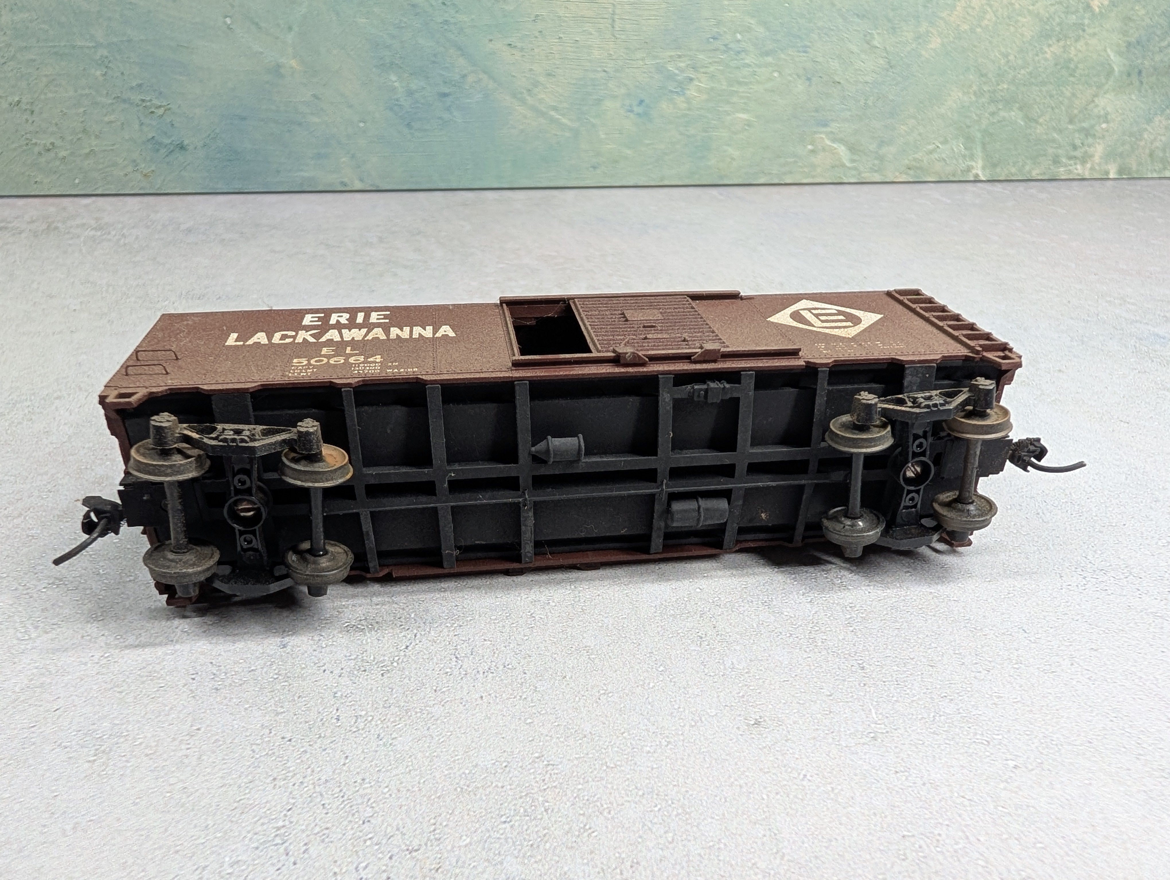 USED Athearn HO Scale 40' Box Car Erie Lackawanna EL #50664 Weathered