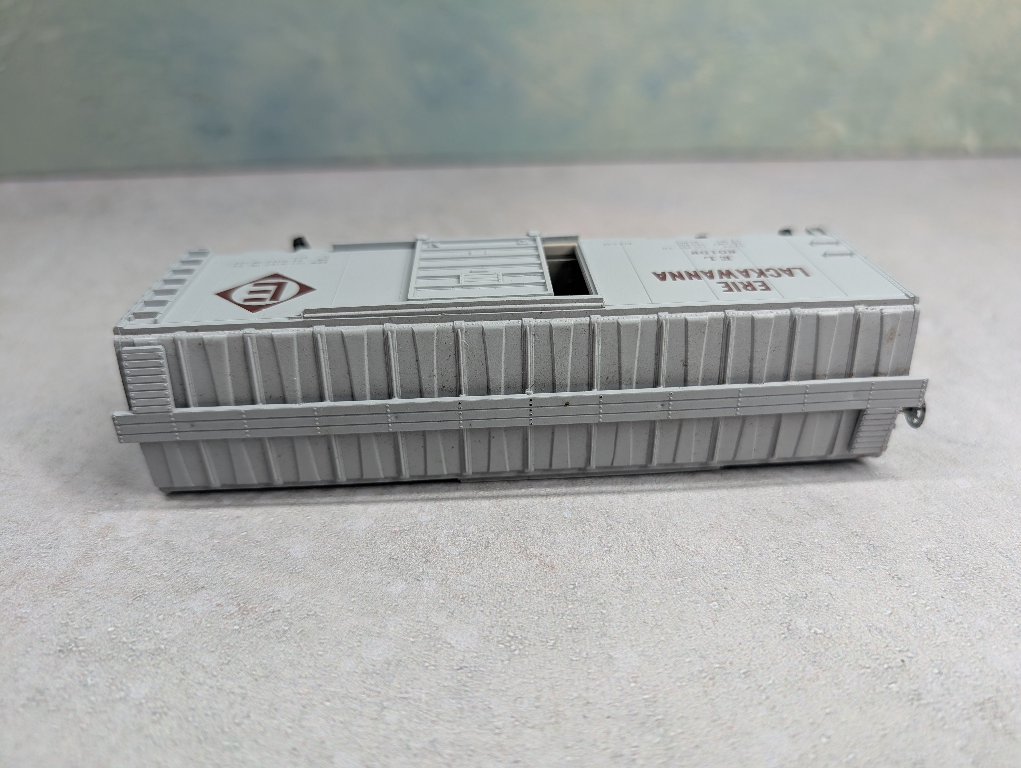 USED Con-Cor HO Scale 40' PS-1 Box Car Erie Lackawanna EL #80109