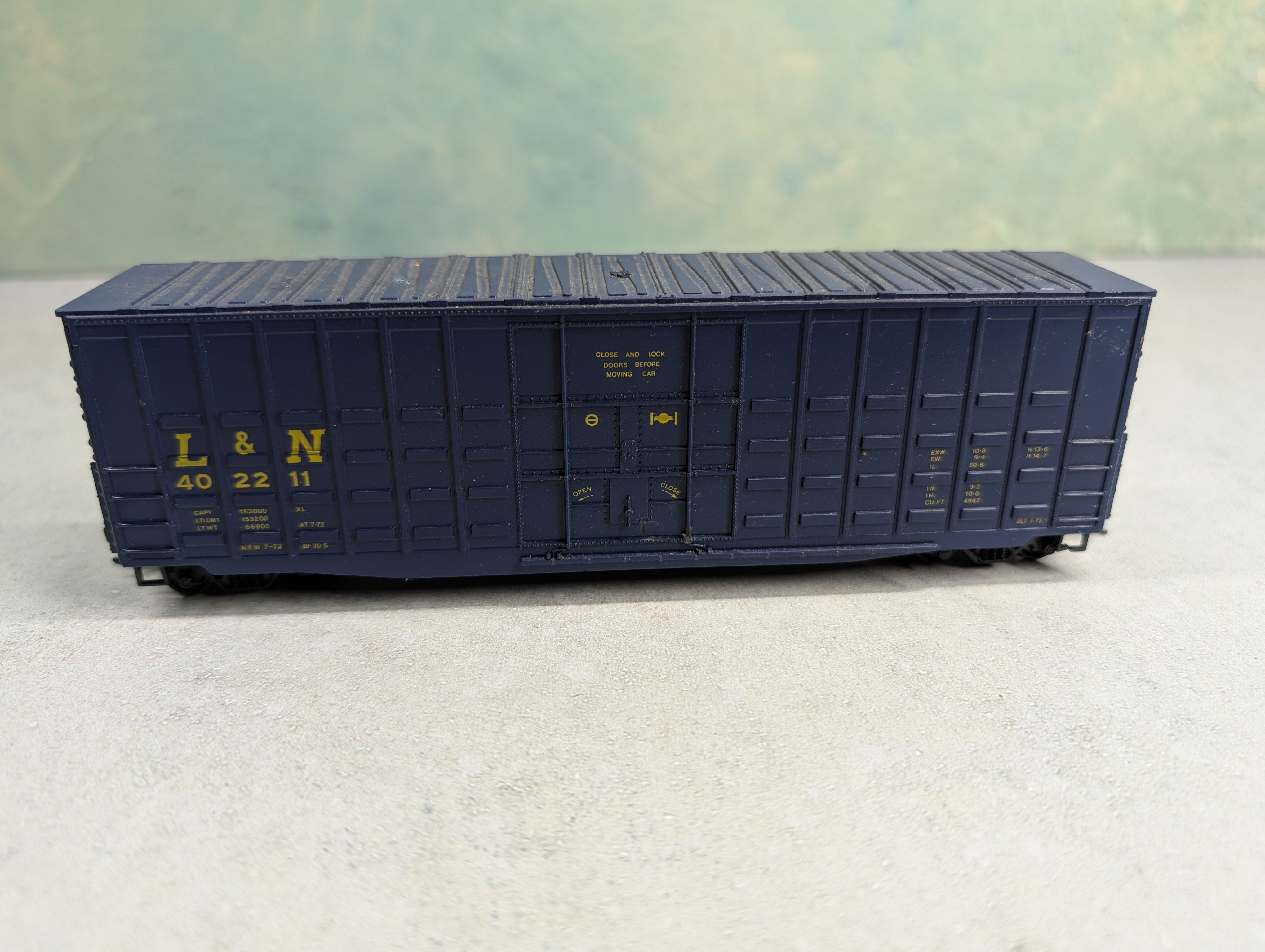 USED Roundhouse HO Scale 50' Waffle Box Car Louisville & Nashville L&N #402211