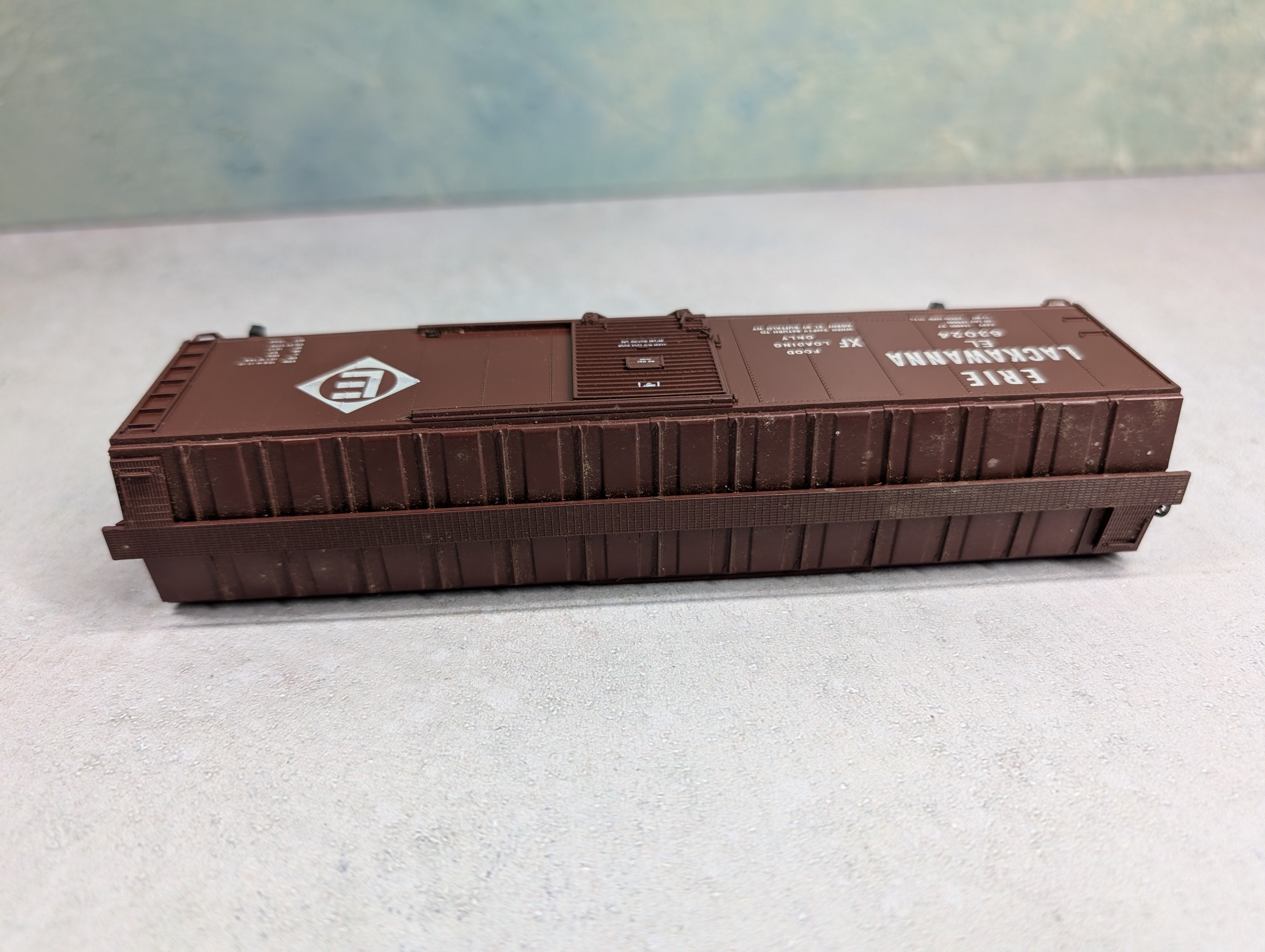 USED Athearn HO Scale 50' Box Car Erie Lackawanna EL #63024