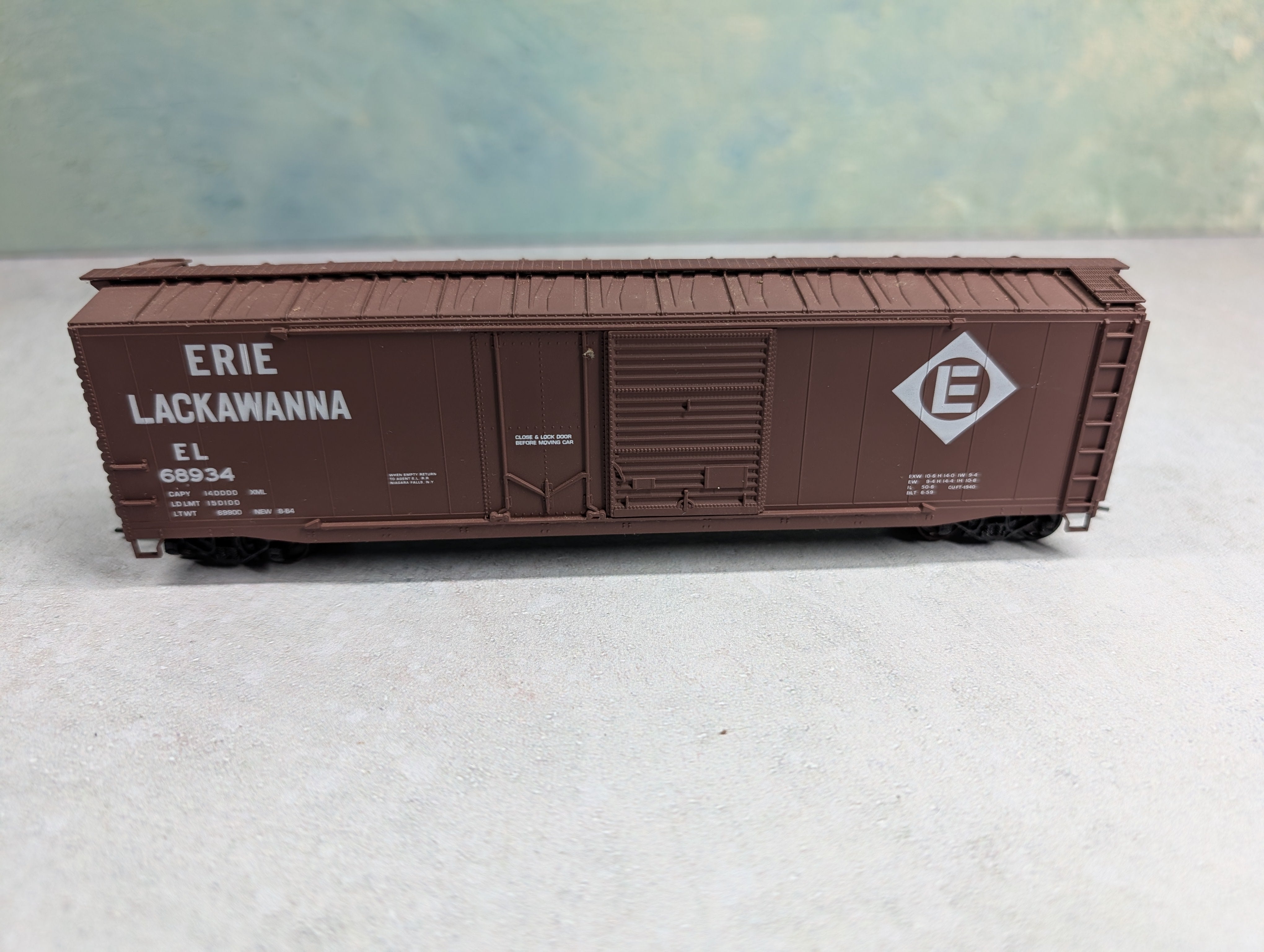 USED Accurail HO Scale 50' Box Car Erie Lackawanna EL #68934