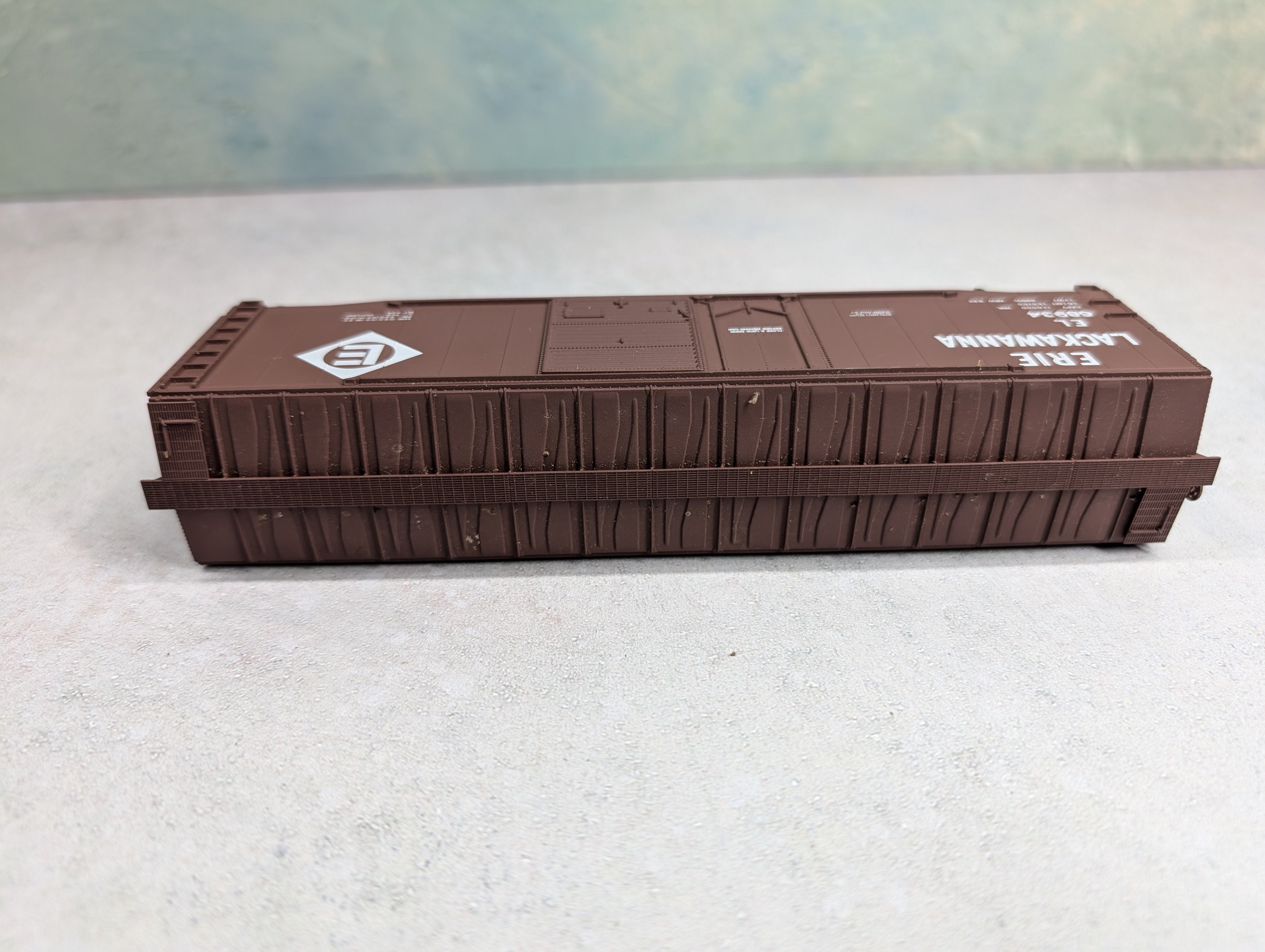 USED Accurail HO Scale 50' Box Car Erie Lackawanna EL #68934