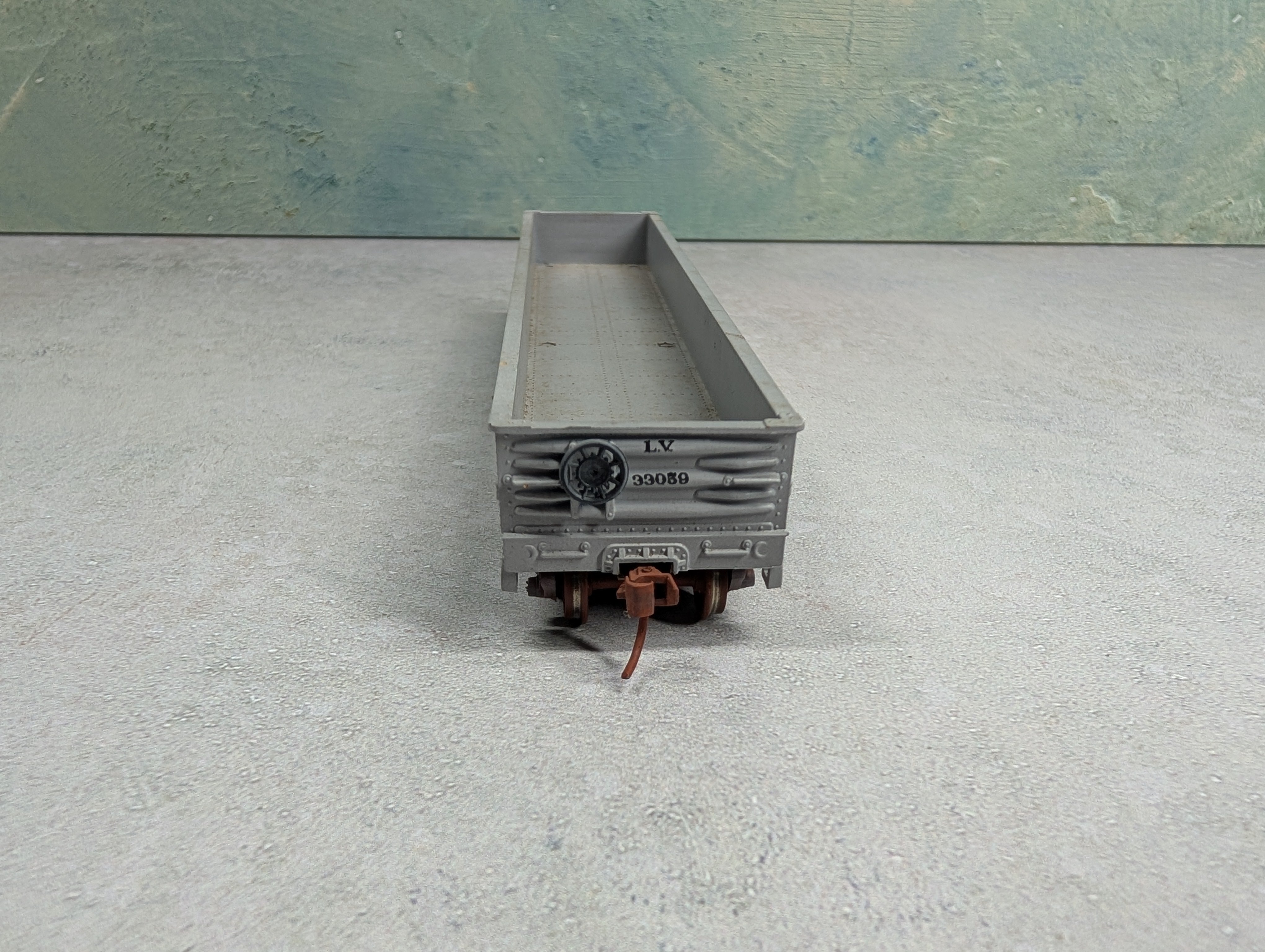 USED Athearn HO Scale 50' Gondola Lehigh Valley LV #33059 Weathered