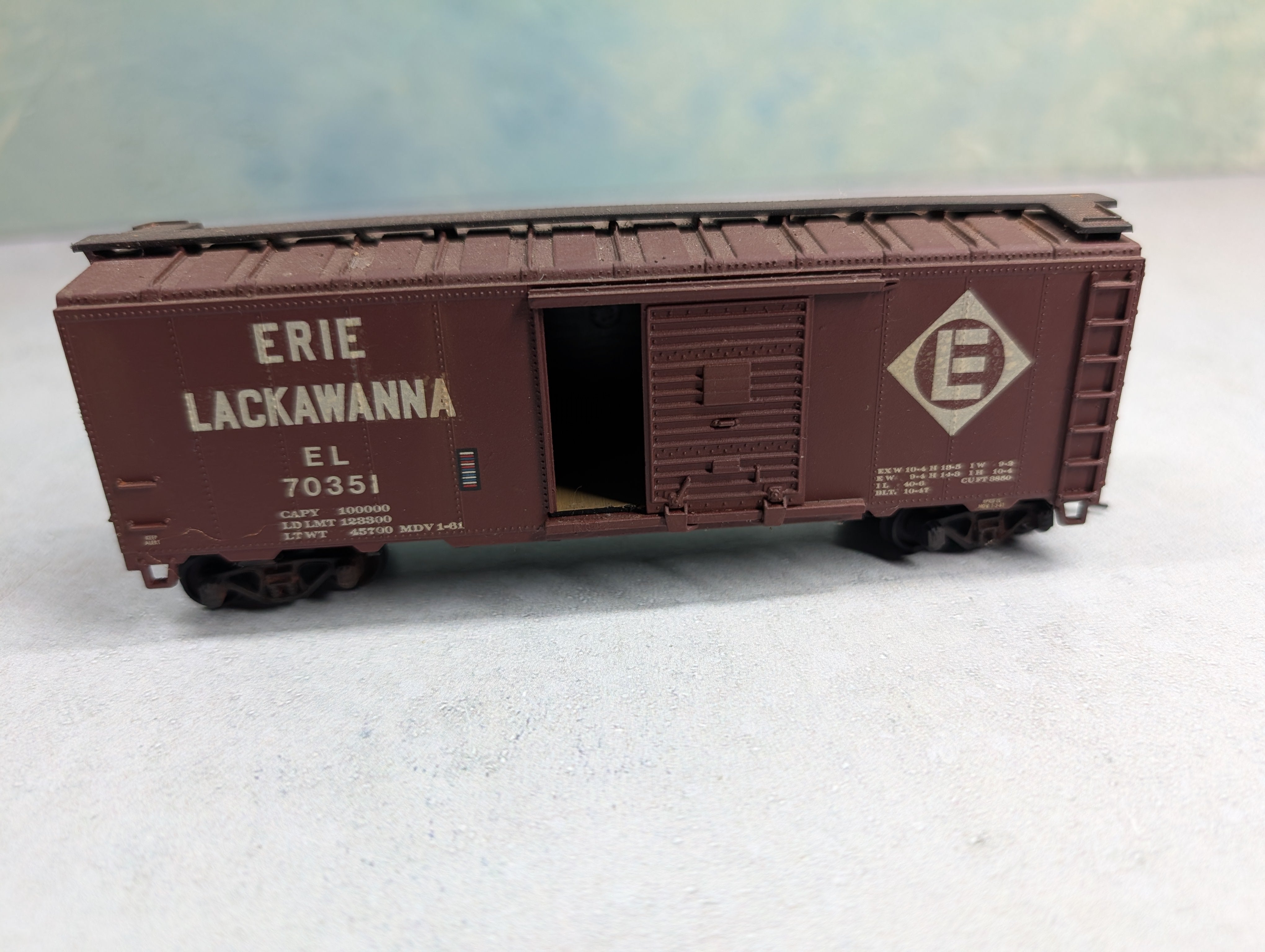 USED Athearn HO Scale 40' Box Car Erie Lackawanna EL #70351 Custom Decals