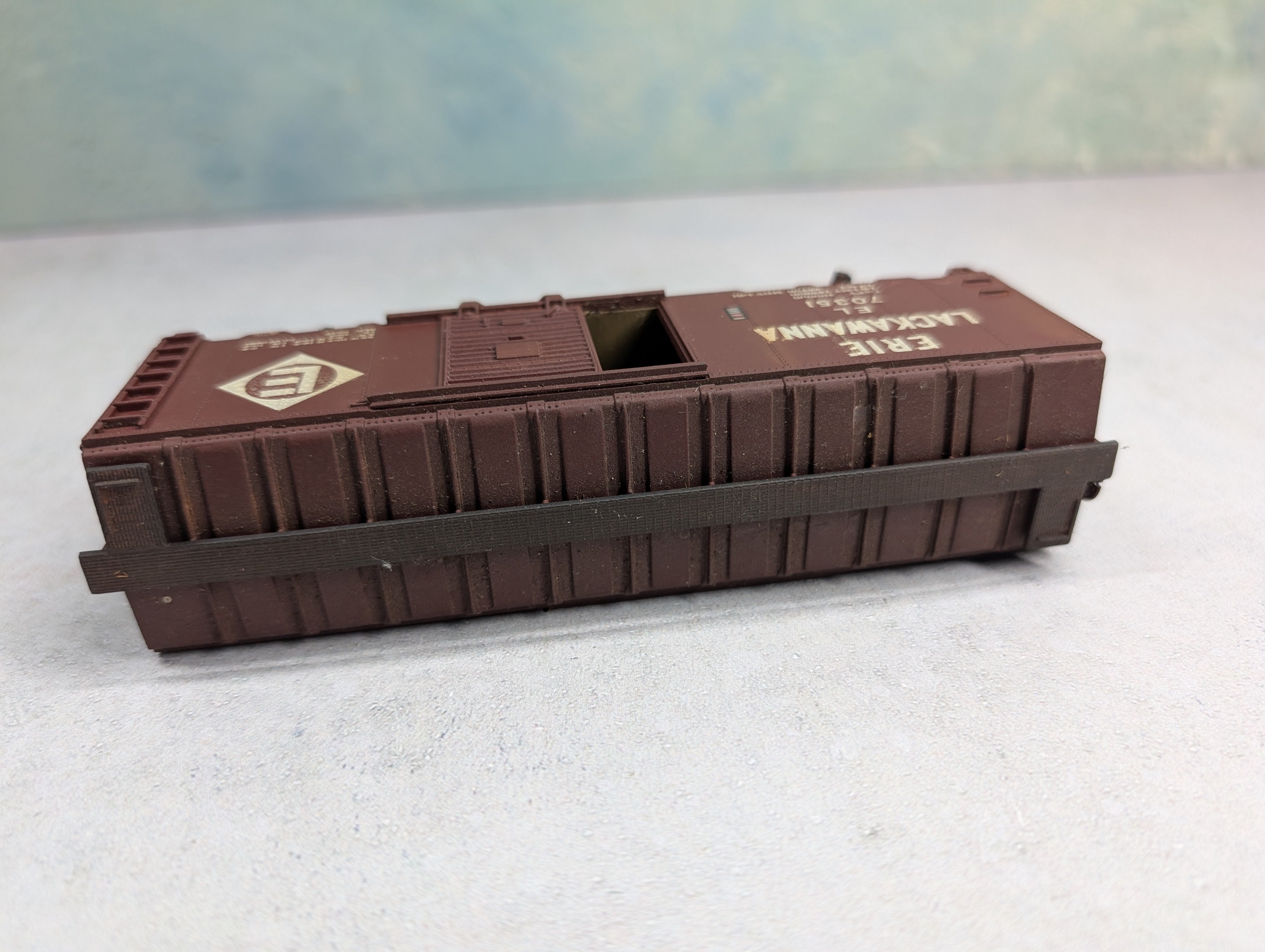 USED Athearn HO Scale 40' Box Car Erie Lackawanna EL #70351 Custom Decals