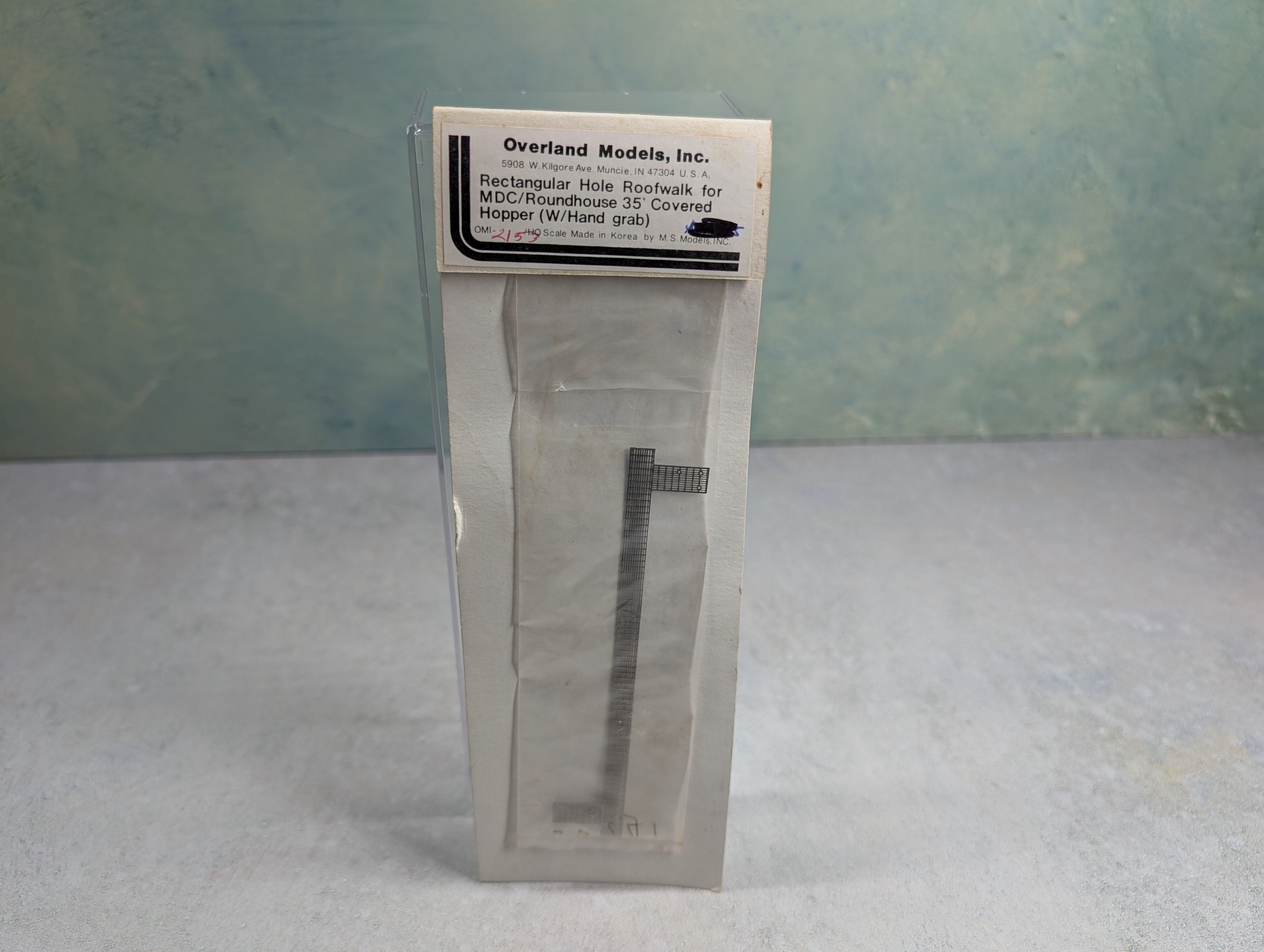 Overland Models 2153 HO Scale Rectangular Hole Roofwalk for MDC/Roundhouse 35' Covered Hopper w/ Hand Grabs (1 pc)