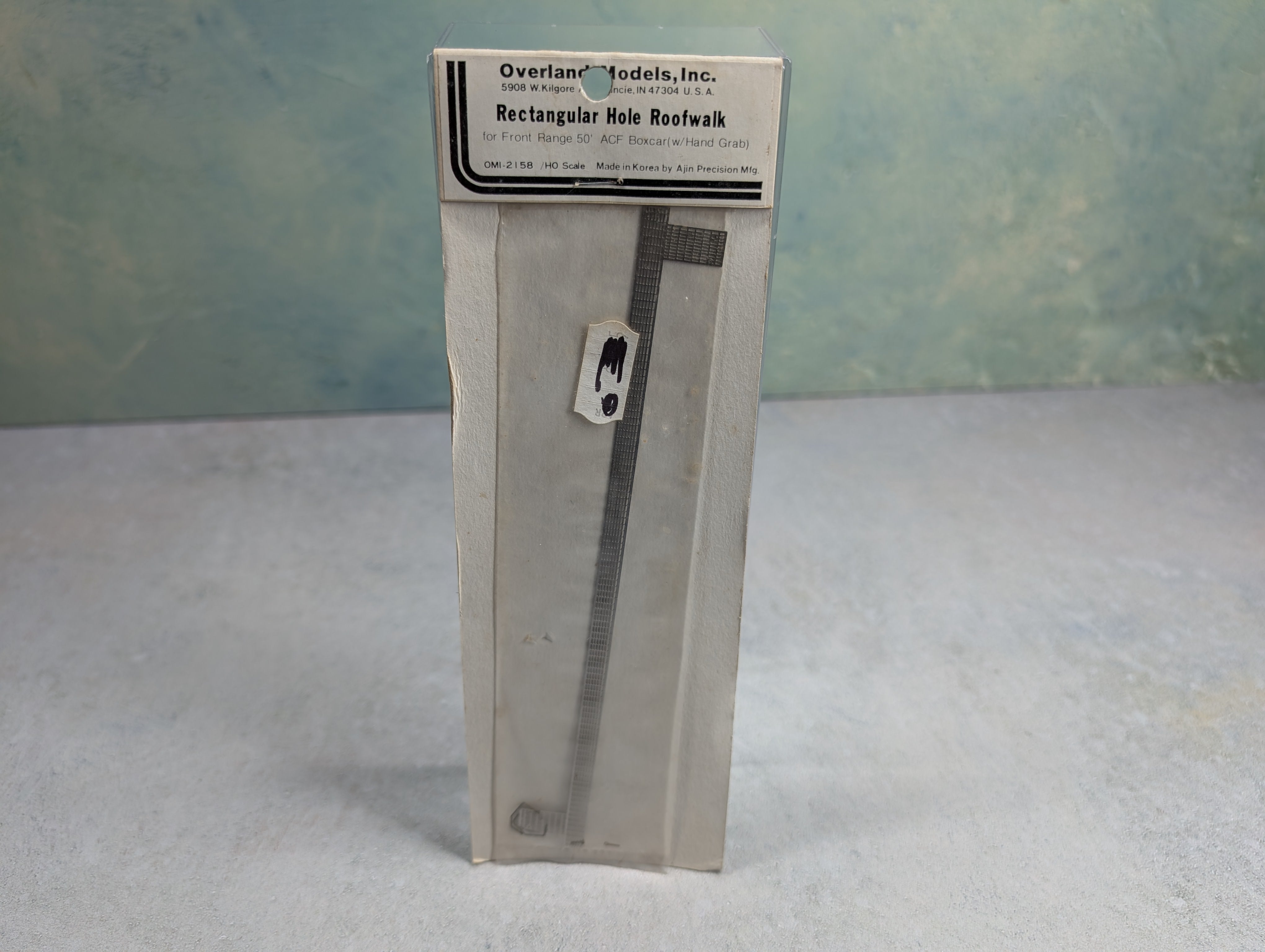 Overland Models 2158 HO Scale Rectangular Hole Roofwalk for Front Range 50' ACF Box Car w/ Hand Grabs (1 pc)