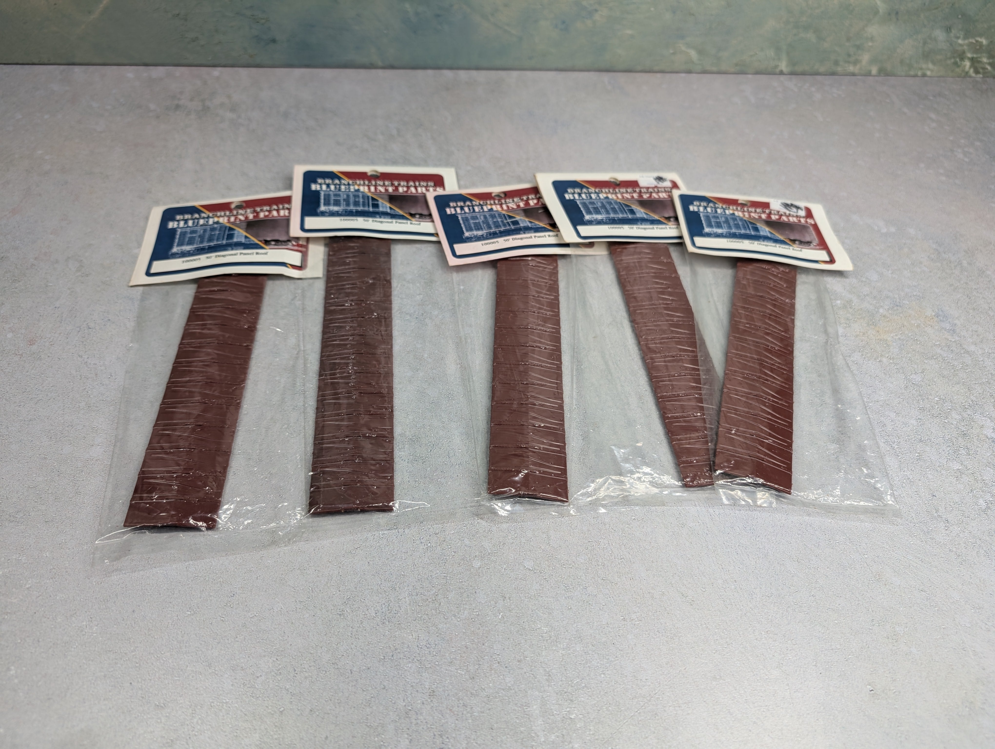 Branchline 100005 HO Scale 50' Diagonal Panel Roofs (5 pcs)