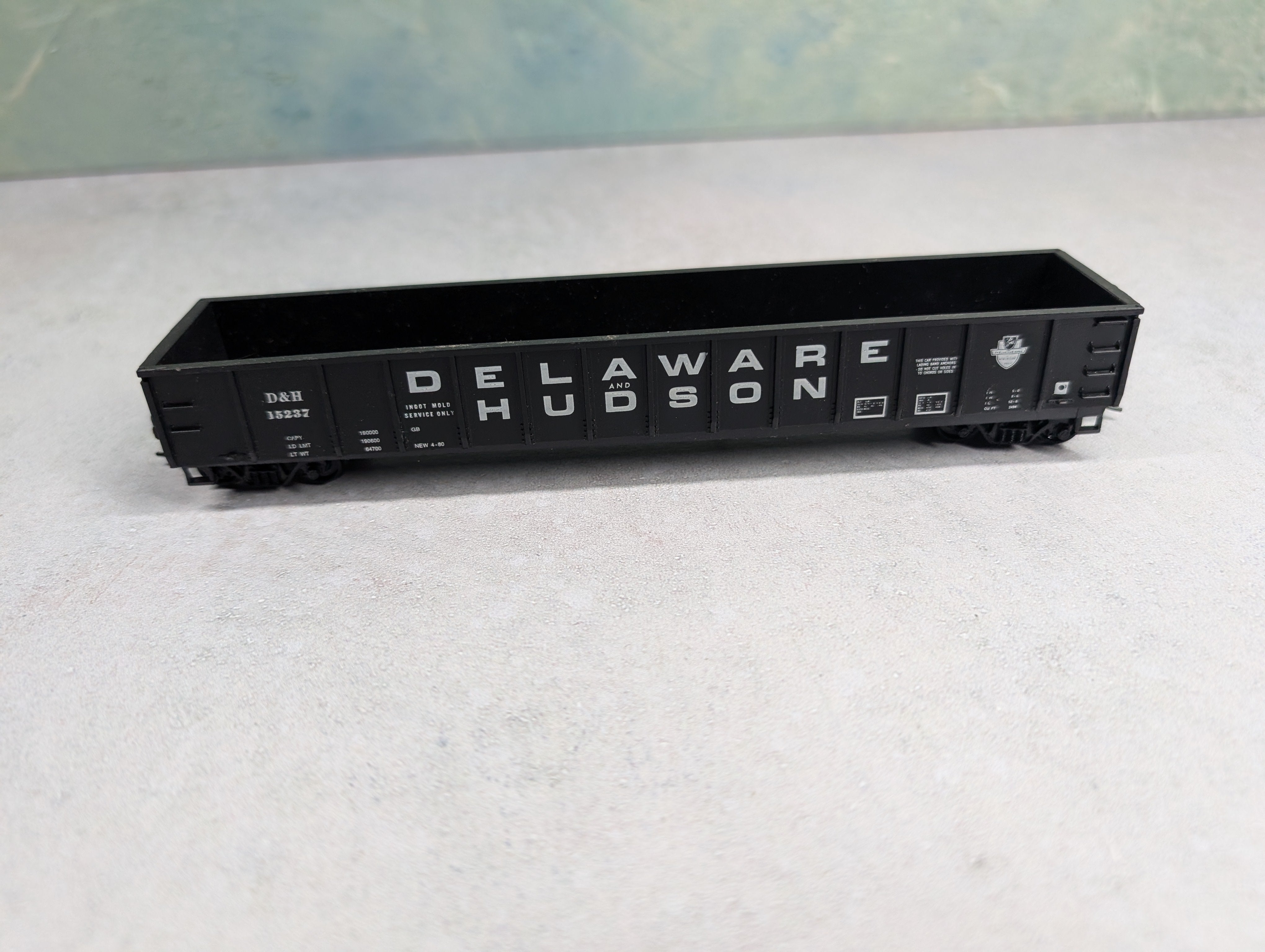 USED Roundhouse HO Scale 52' Gondola Delaware and Hudson D&H #15237