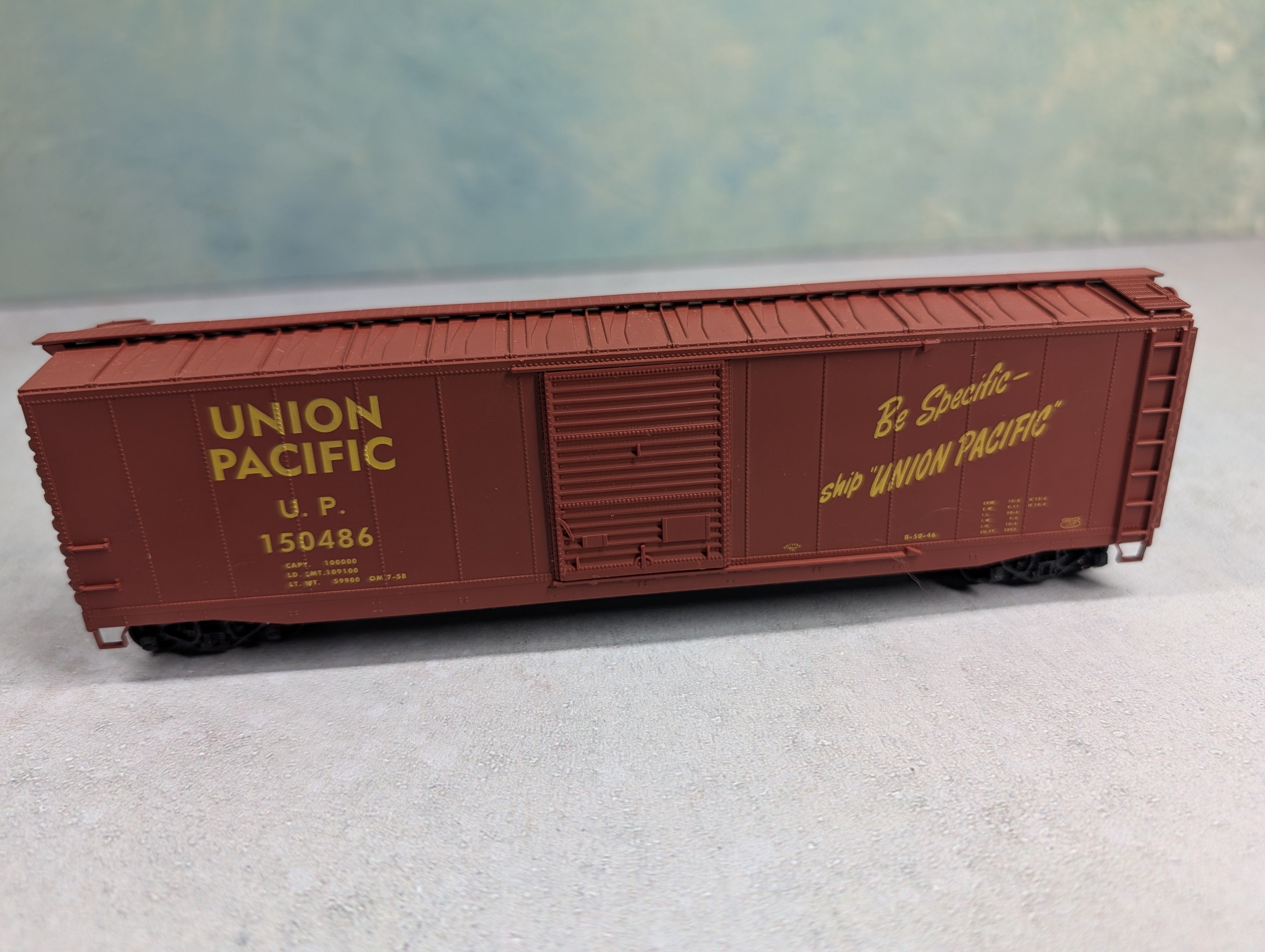 USED Accurail HO Scale 50' Box Car Union Pacific UP #150486