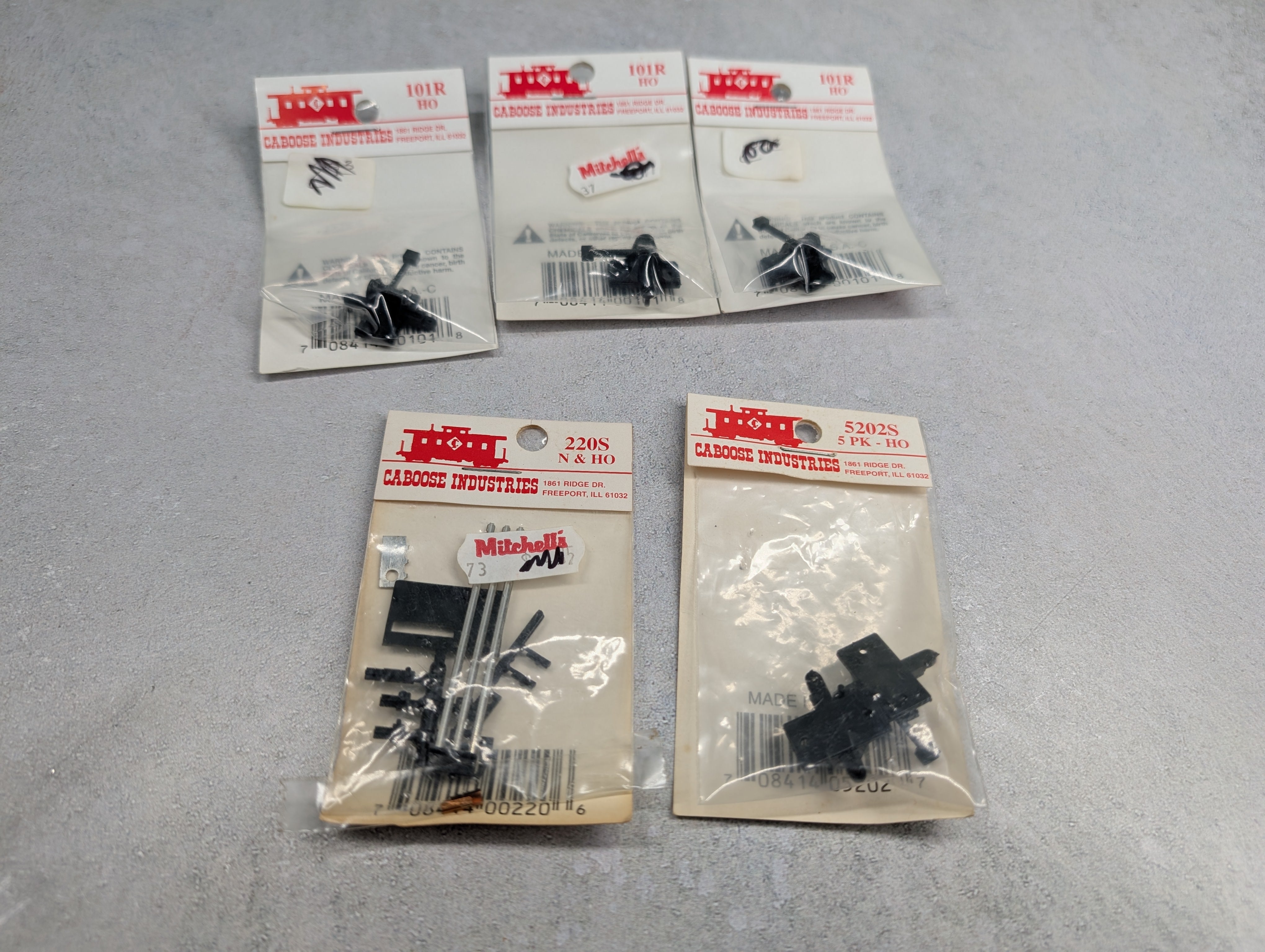 Caboose Industries HO Scale Lot of Ground Throws & Other Details