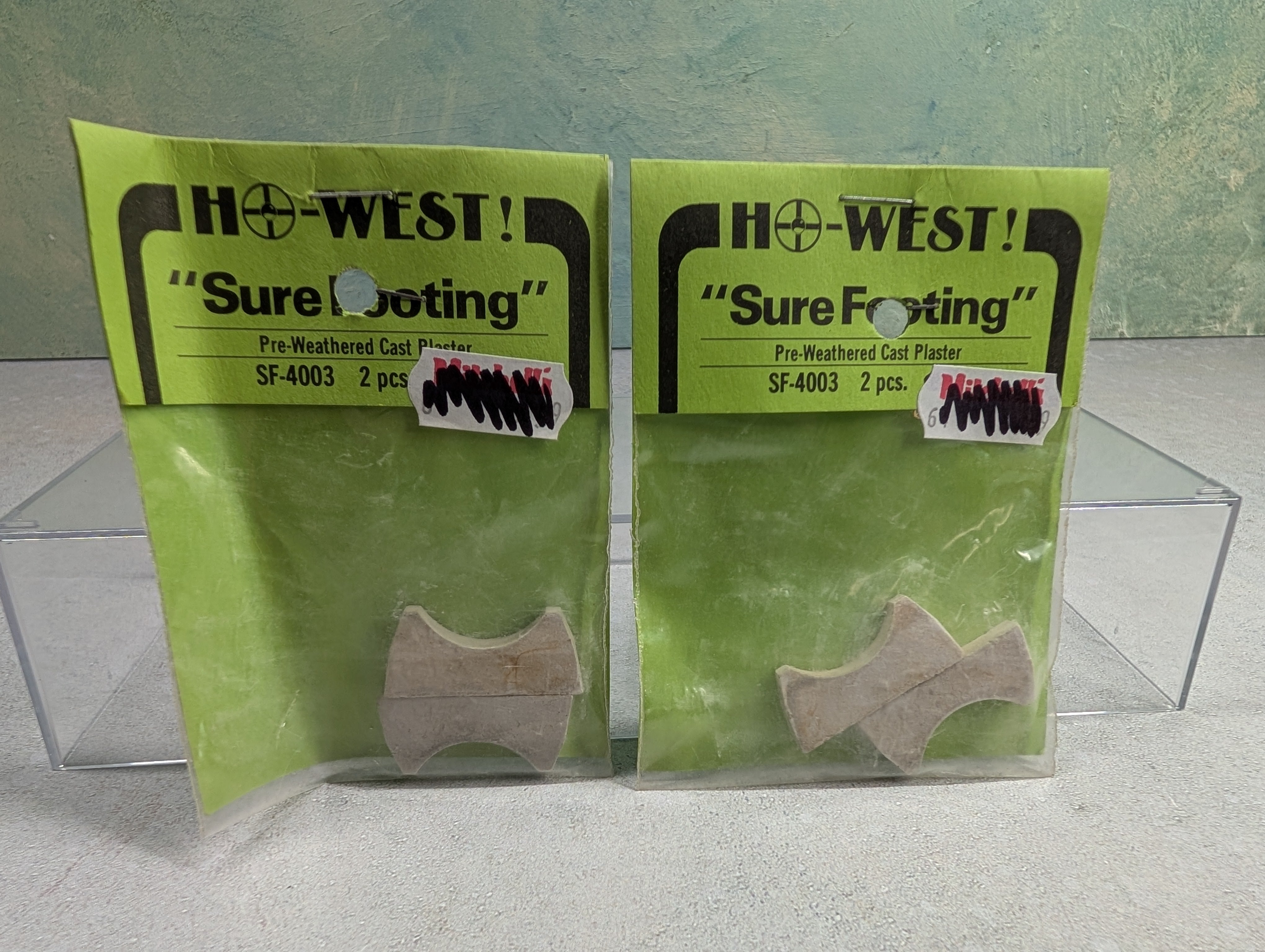 HO-West SF4003 HO Scale Pre Weathered Cast Plaster for Fuel Tanks (4 pcs)