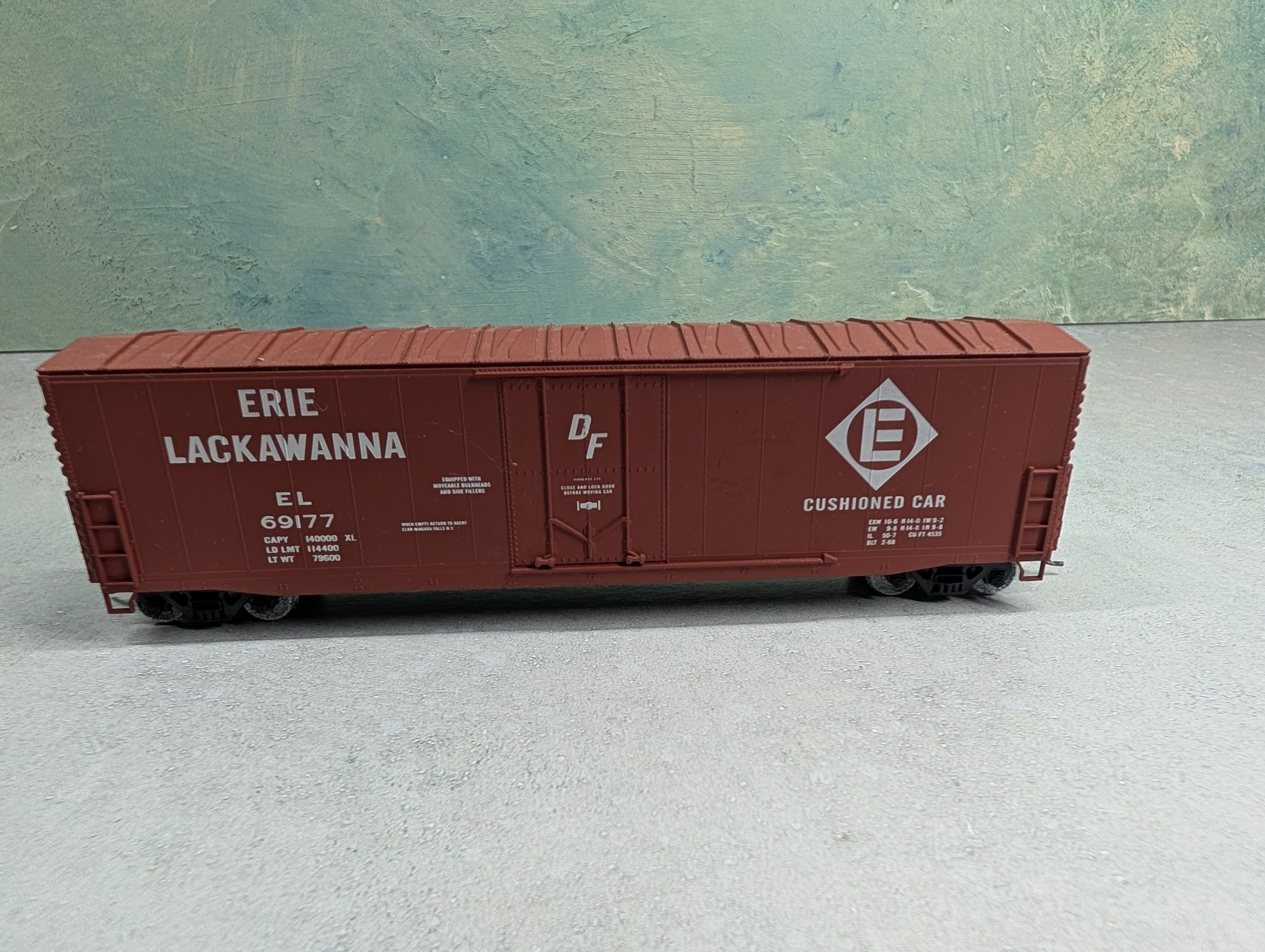 USED Accurail HO Scale 50' Box Car Erie Lackawanna EL #69177