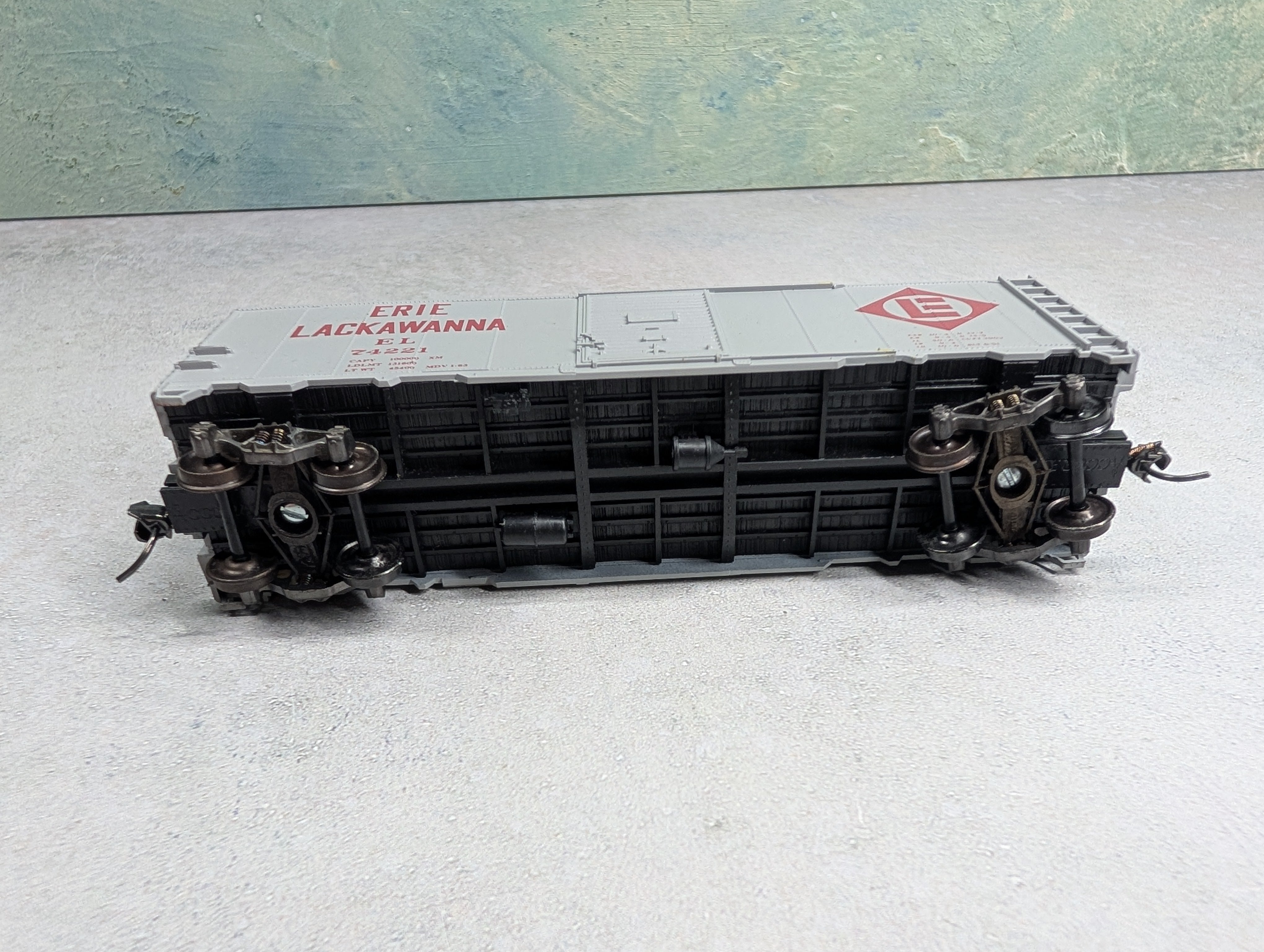 USED Accurail HO Scale 40' Box Car Erie Lackawanna EL #74221