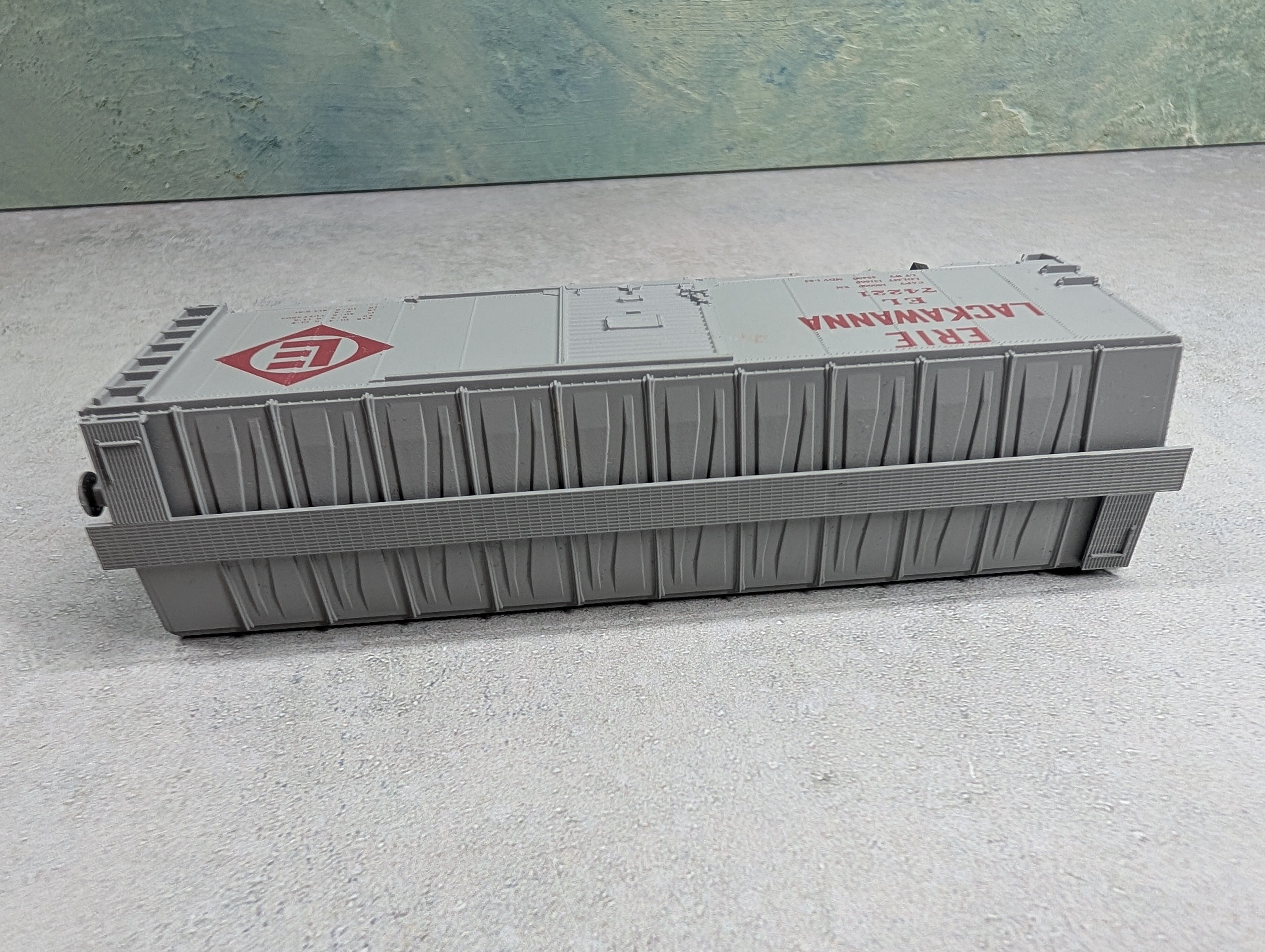 USED Accurail HO Scale 40' Box Car Erie Lackawanna EL #74221