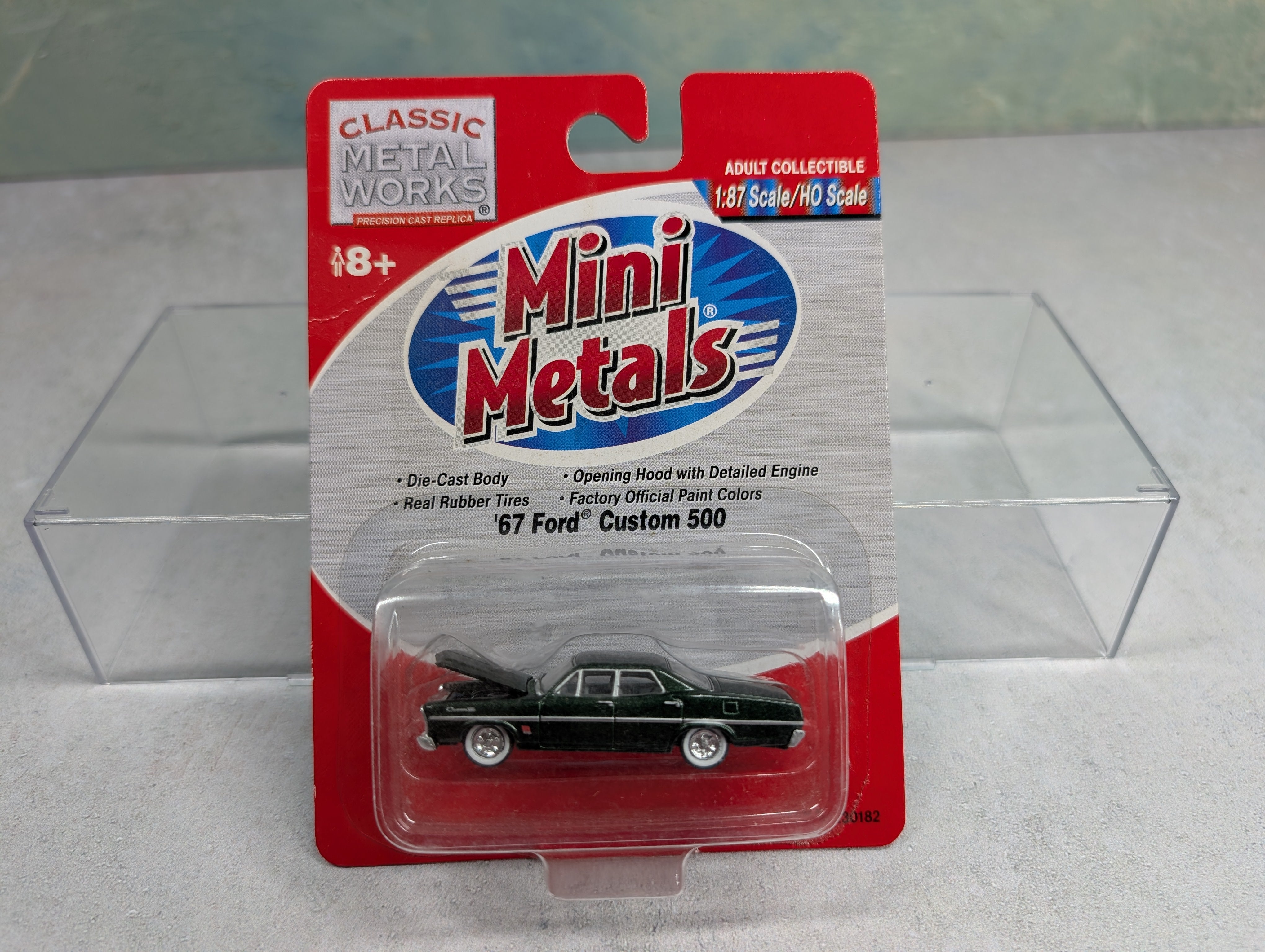 Classic Metal Works 30182 HO Scale 67' Ford Custom 500 Dark Green Car