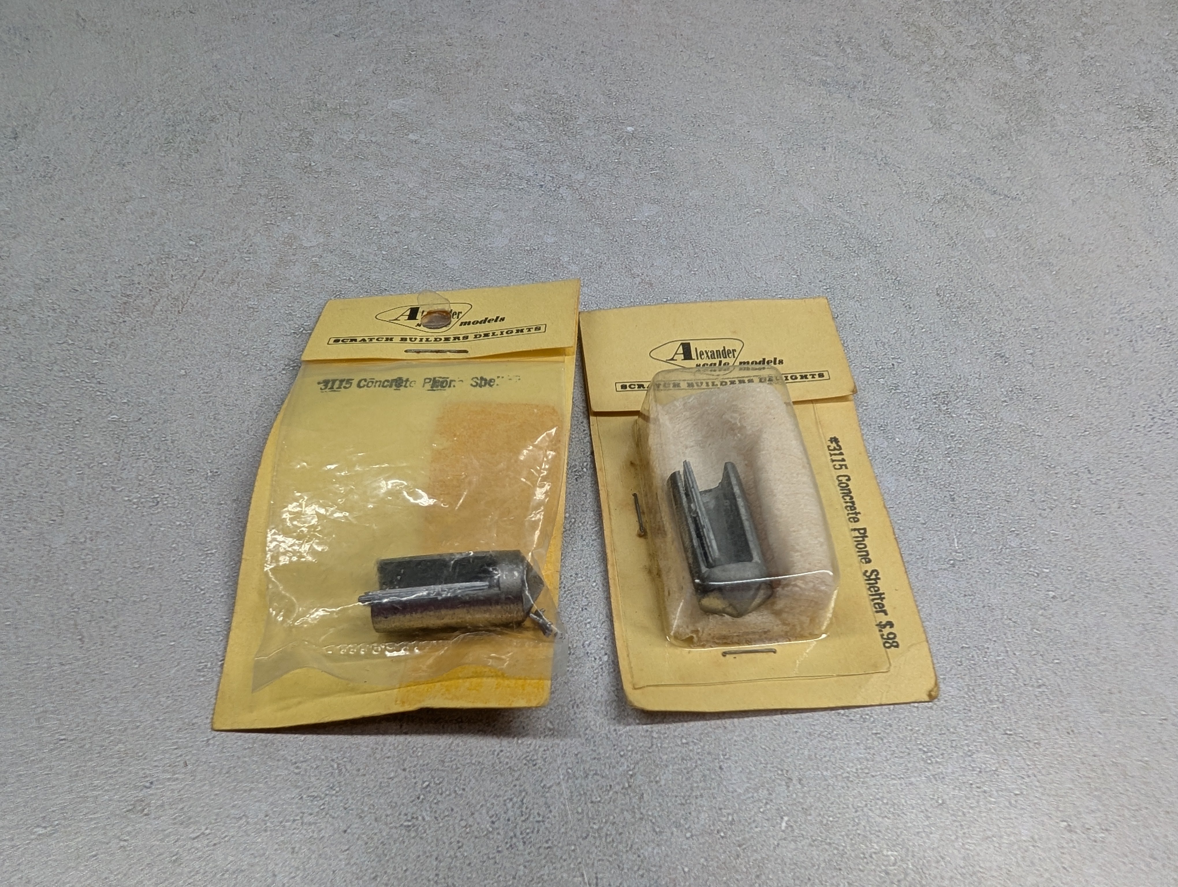 Alexander Scale Models 3115 HO Scale Concrete Phone Shelter (2 pcs)
