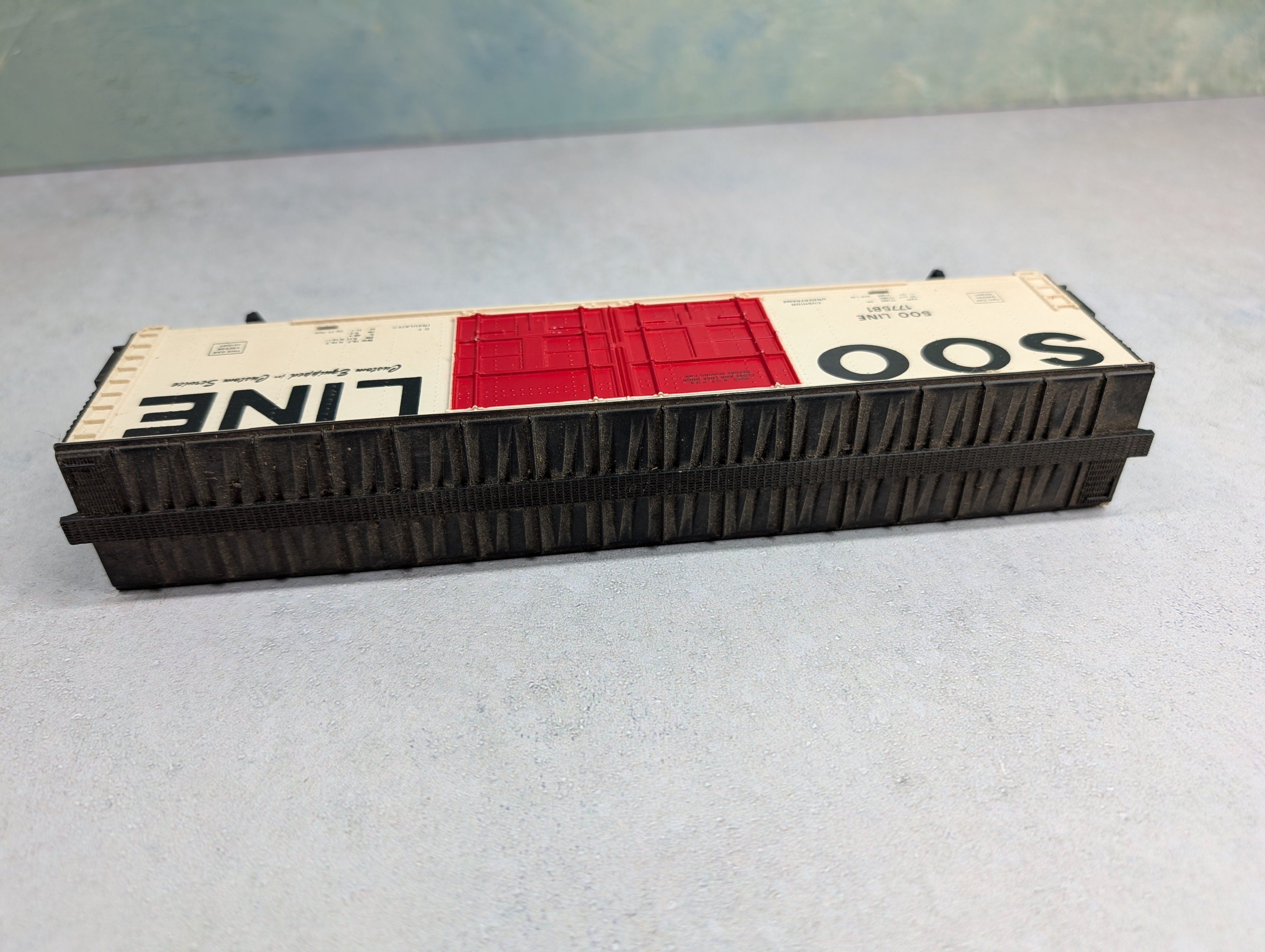 USED Tyco HO Scale 60' Box Car SOO Line #177581