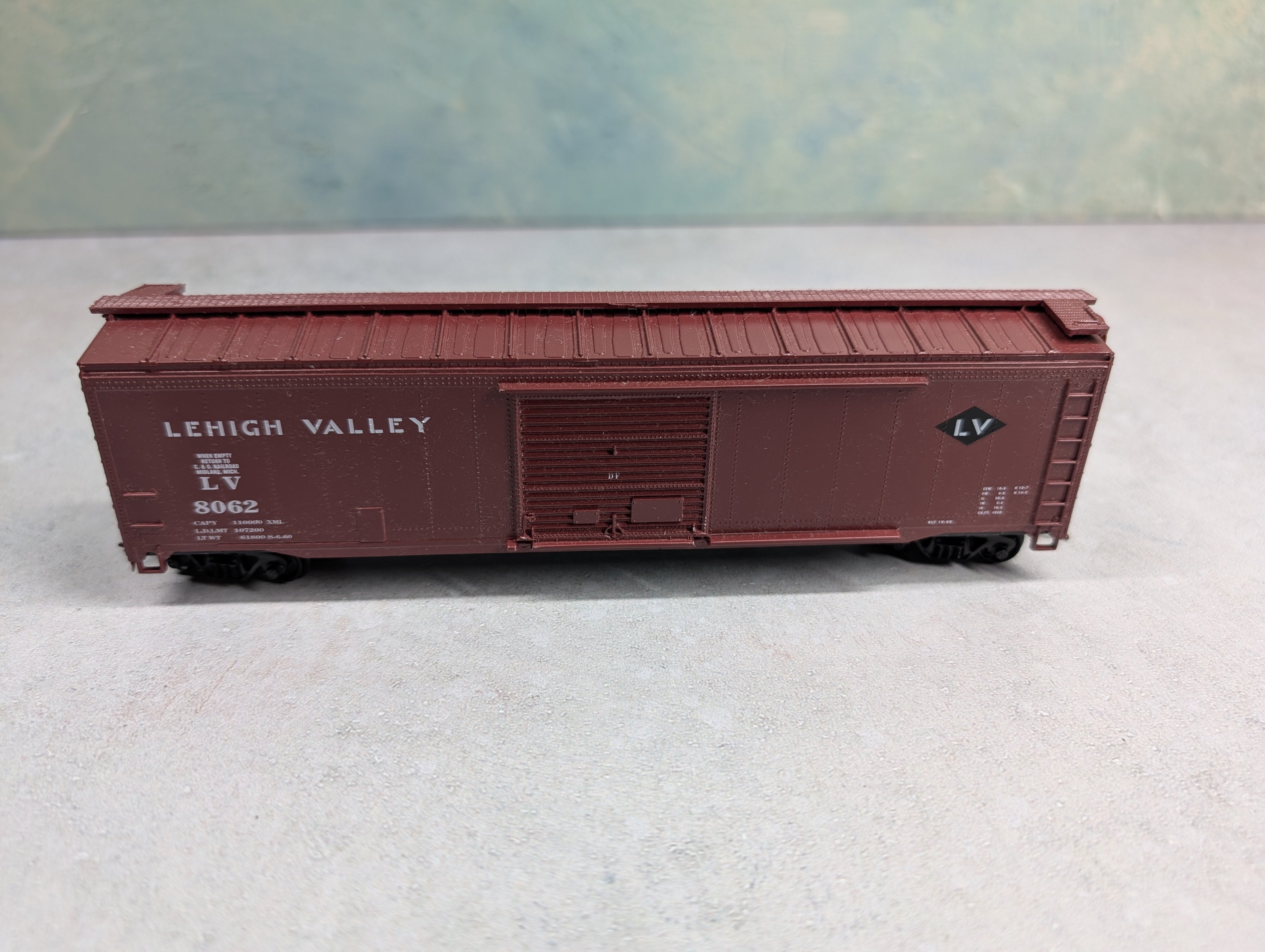 USED HO Scale 50' Box Car Lehigh Valley LV #8062