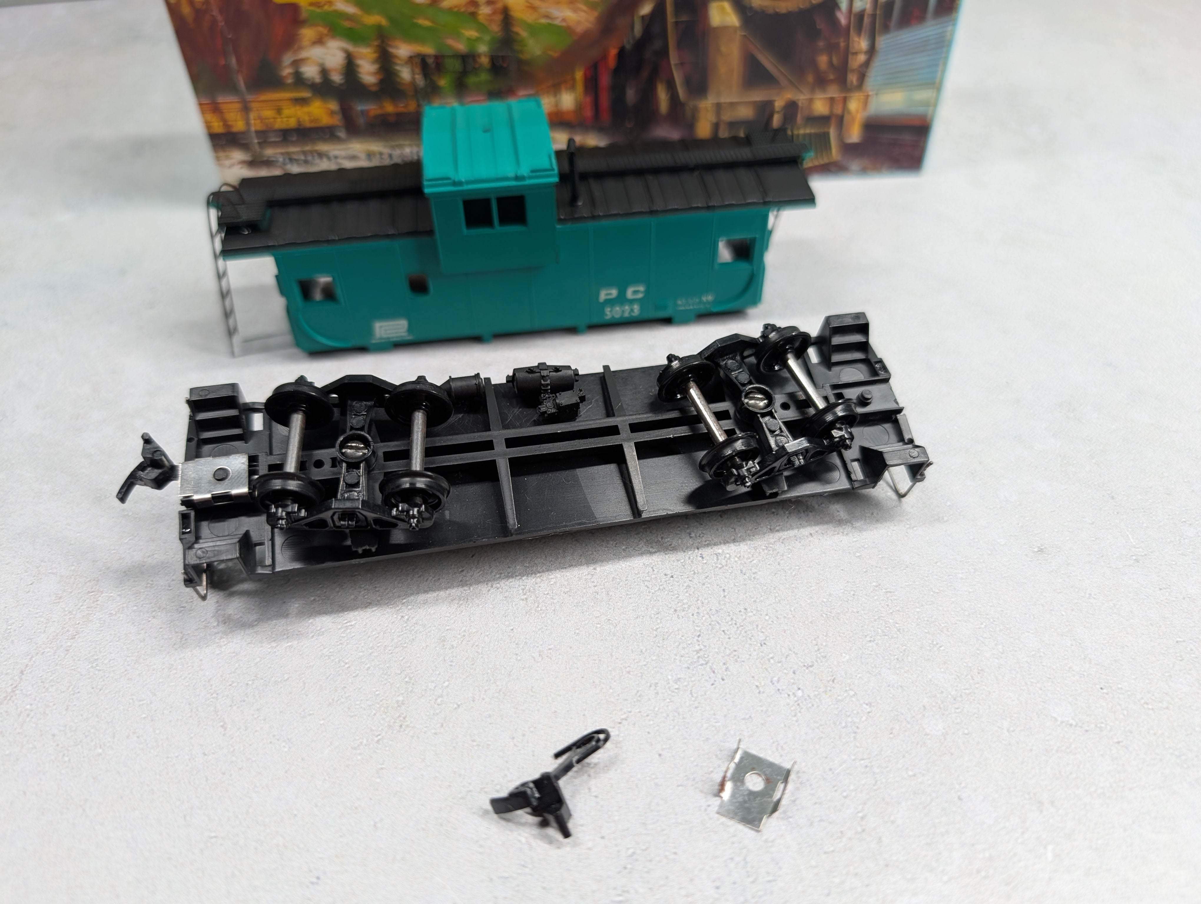 USED Athearn HO Scale Wide Vision Caboose Penn Central PC #5023