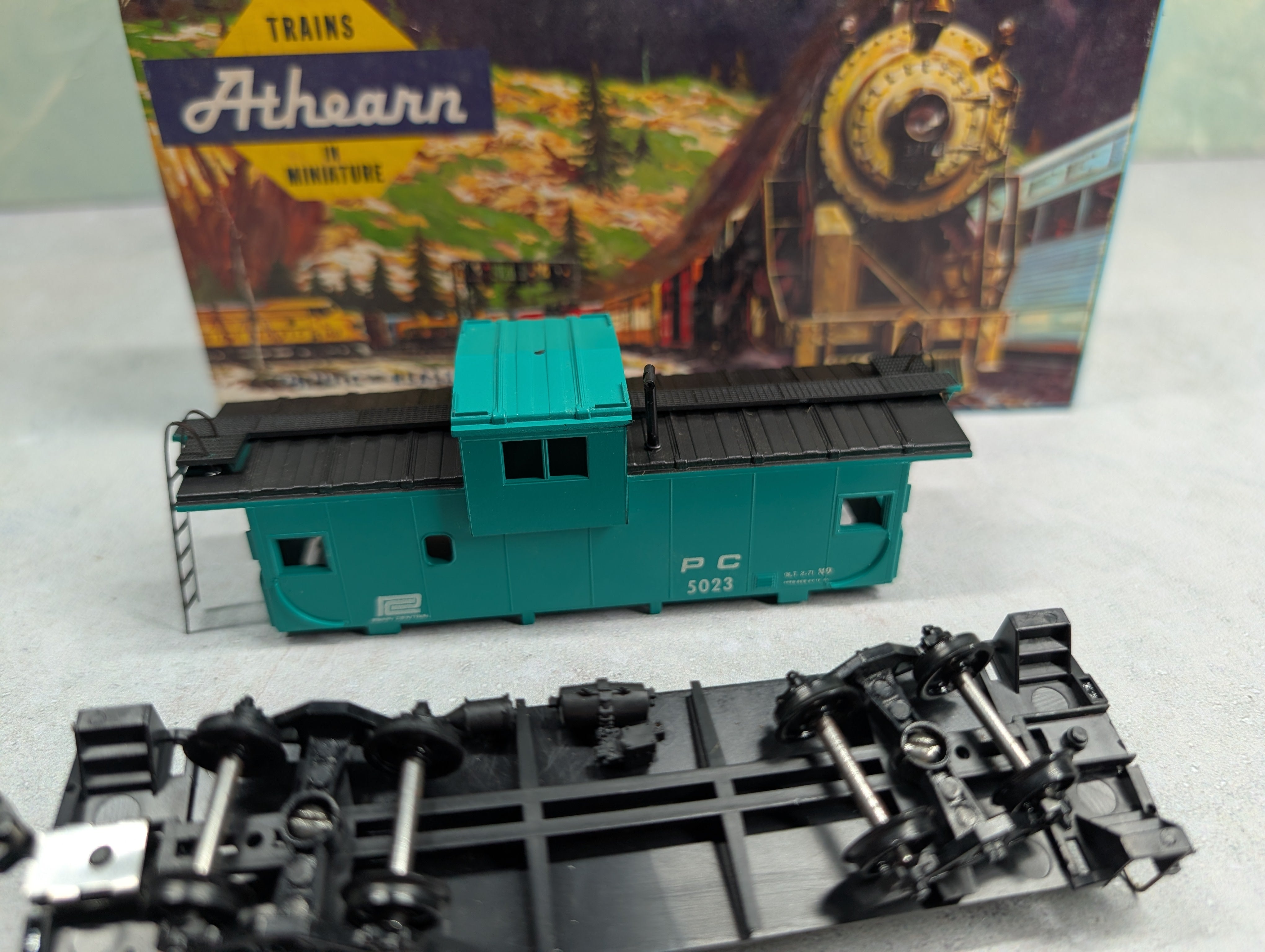USED Athearn HO Scale Wide Vision Caboose Penn Central PC #5023