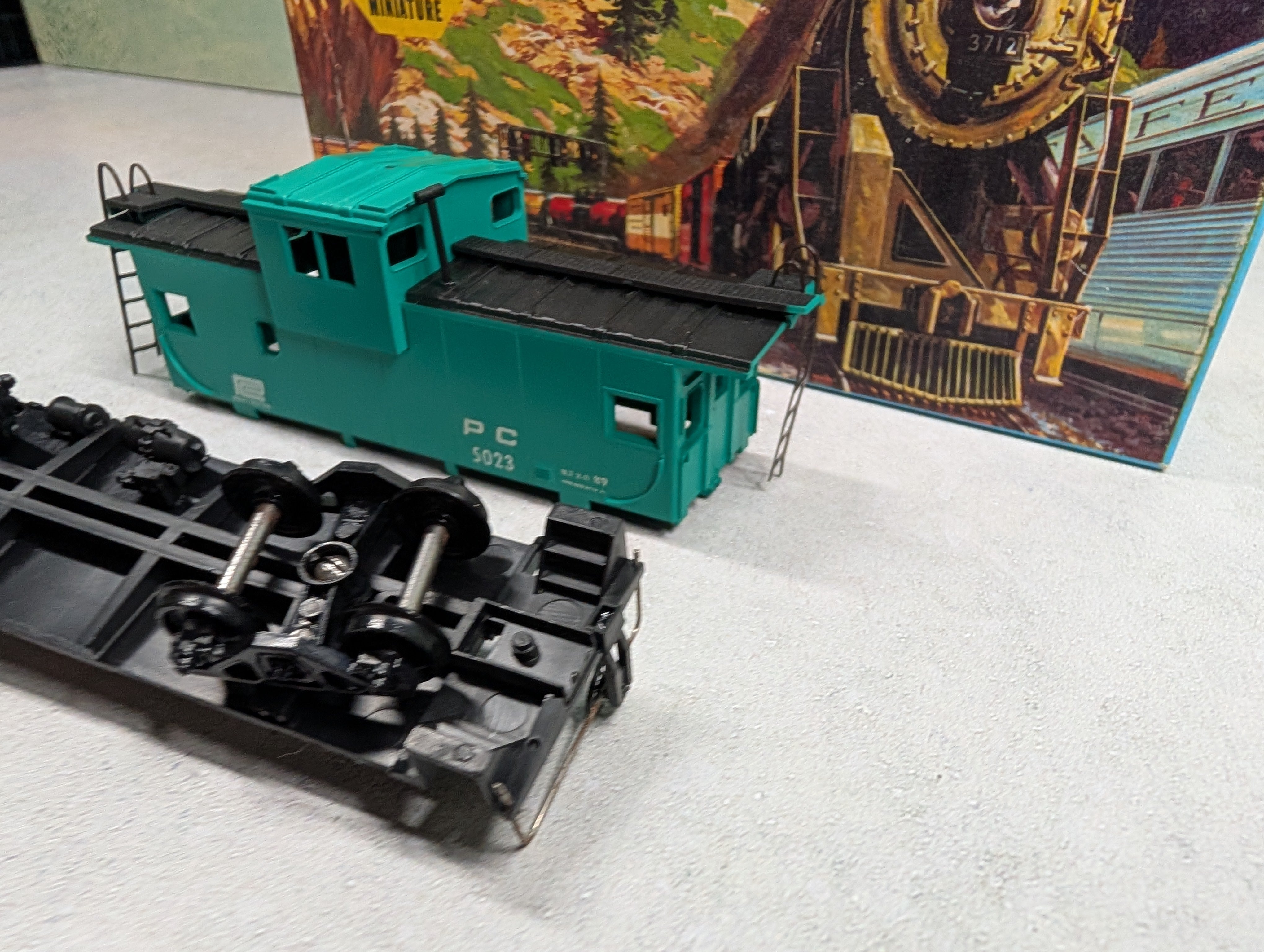 USED Athearn HO Scale Wide Vision Caboose Penn Central PC #5023