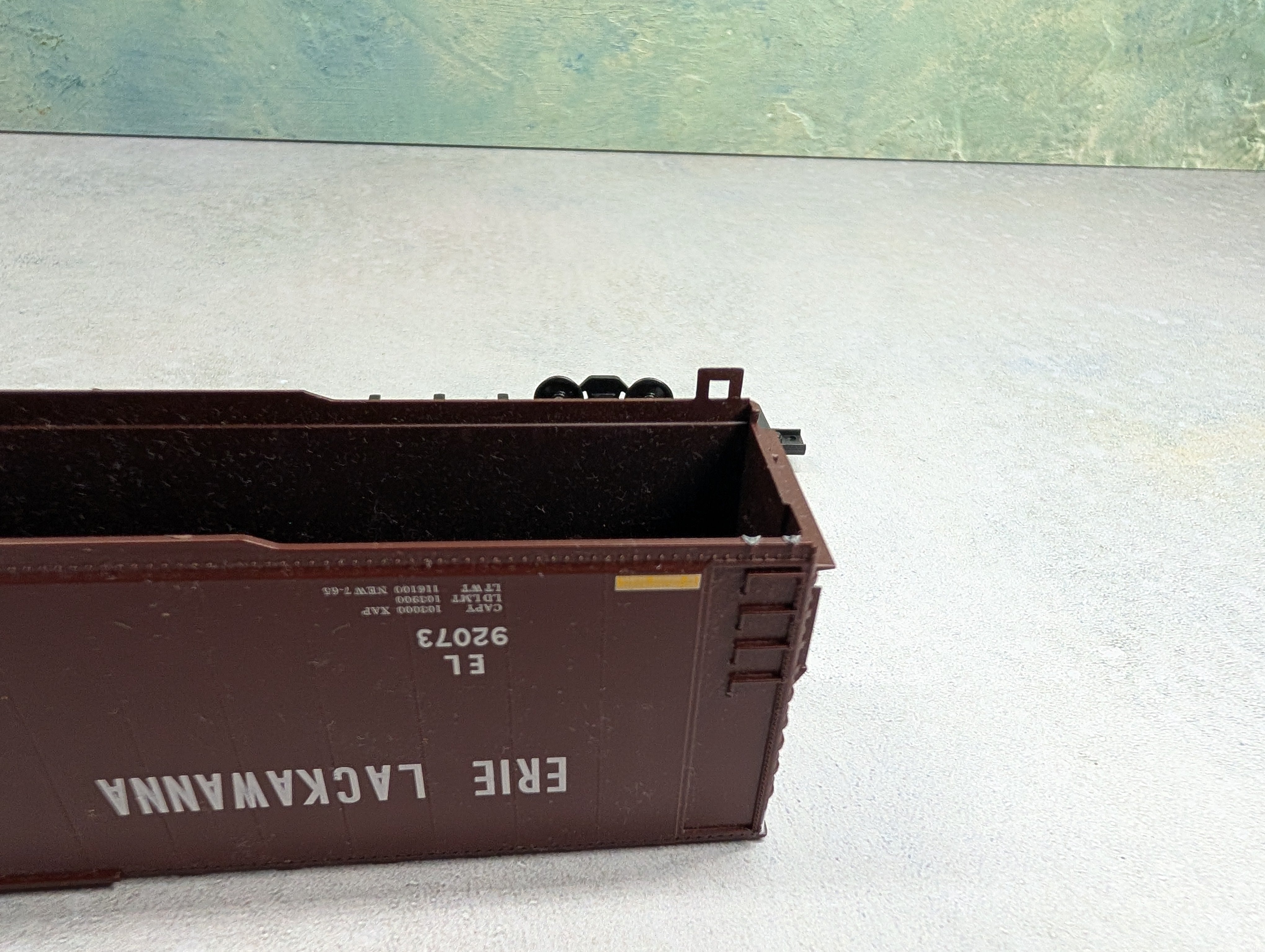USED Athearn 2946 HO Scale 86' Hi-Cube Box Car - 4 Door Erie Lackawanna EL #92073 KIT