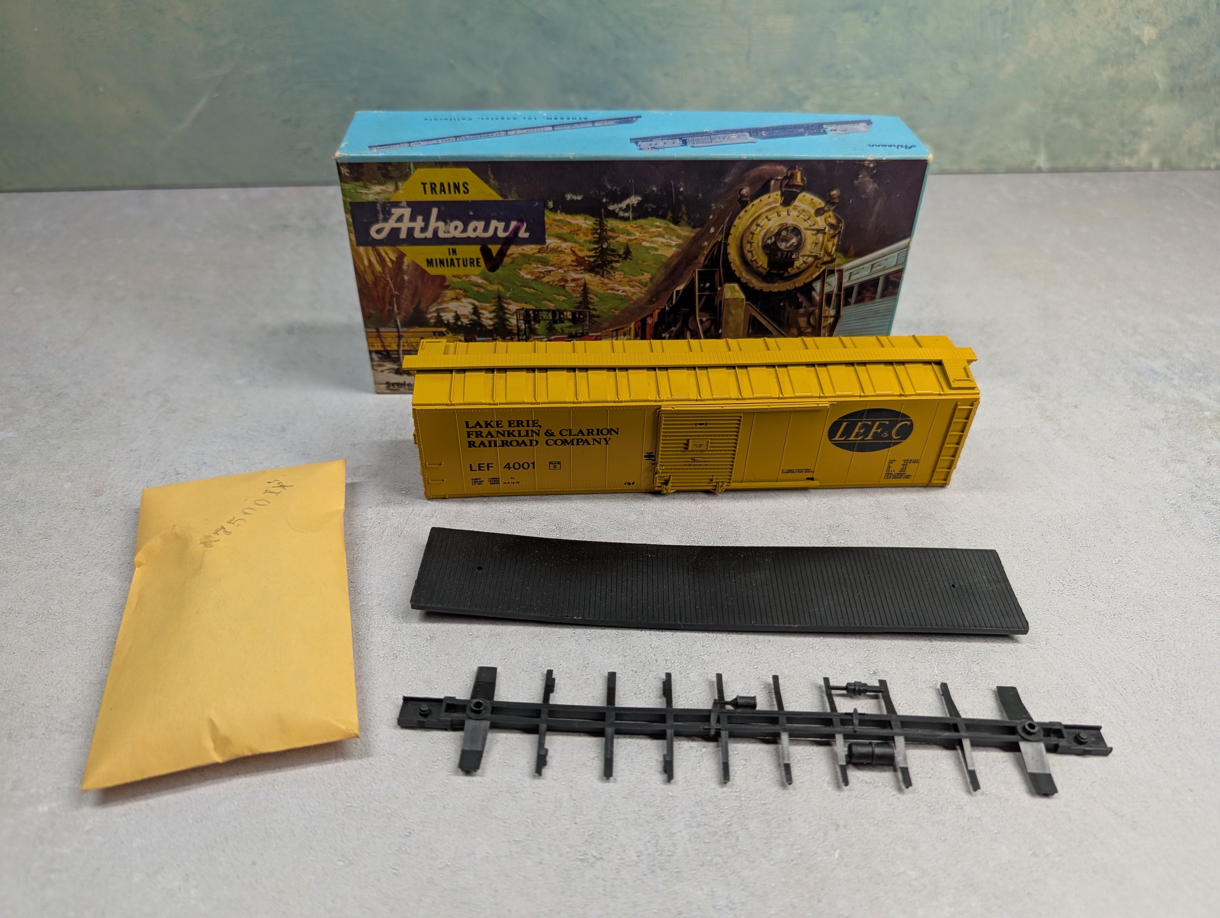 USED Athearn HO Scale 50' Box Car Lake Erie Franklin & Clarion LEF #4001 Bev-Bel KIT
