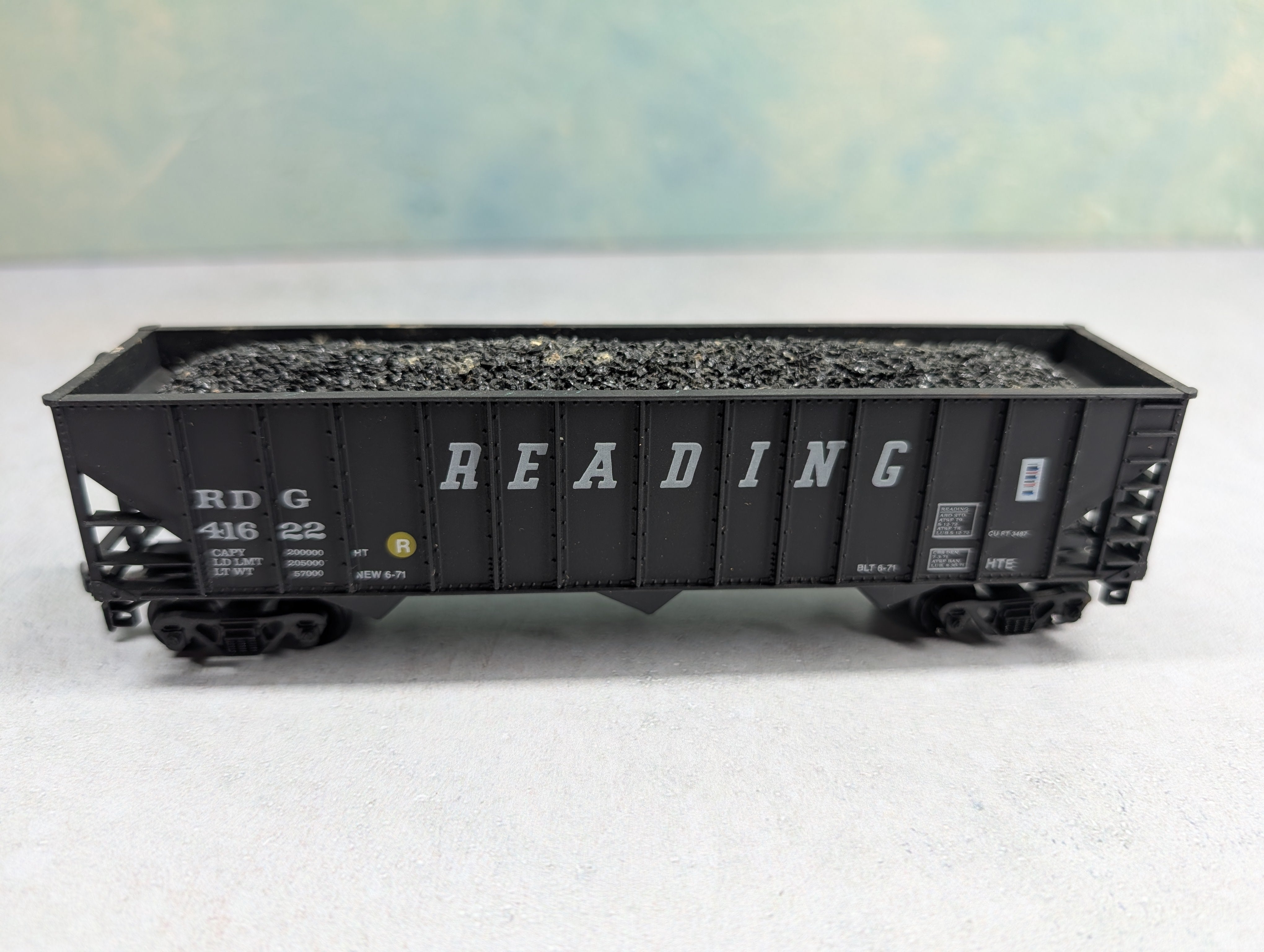 USED Life-Like HO Scale 100 Ton Hopper Reading RDG #41622 w/ Coal Load