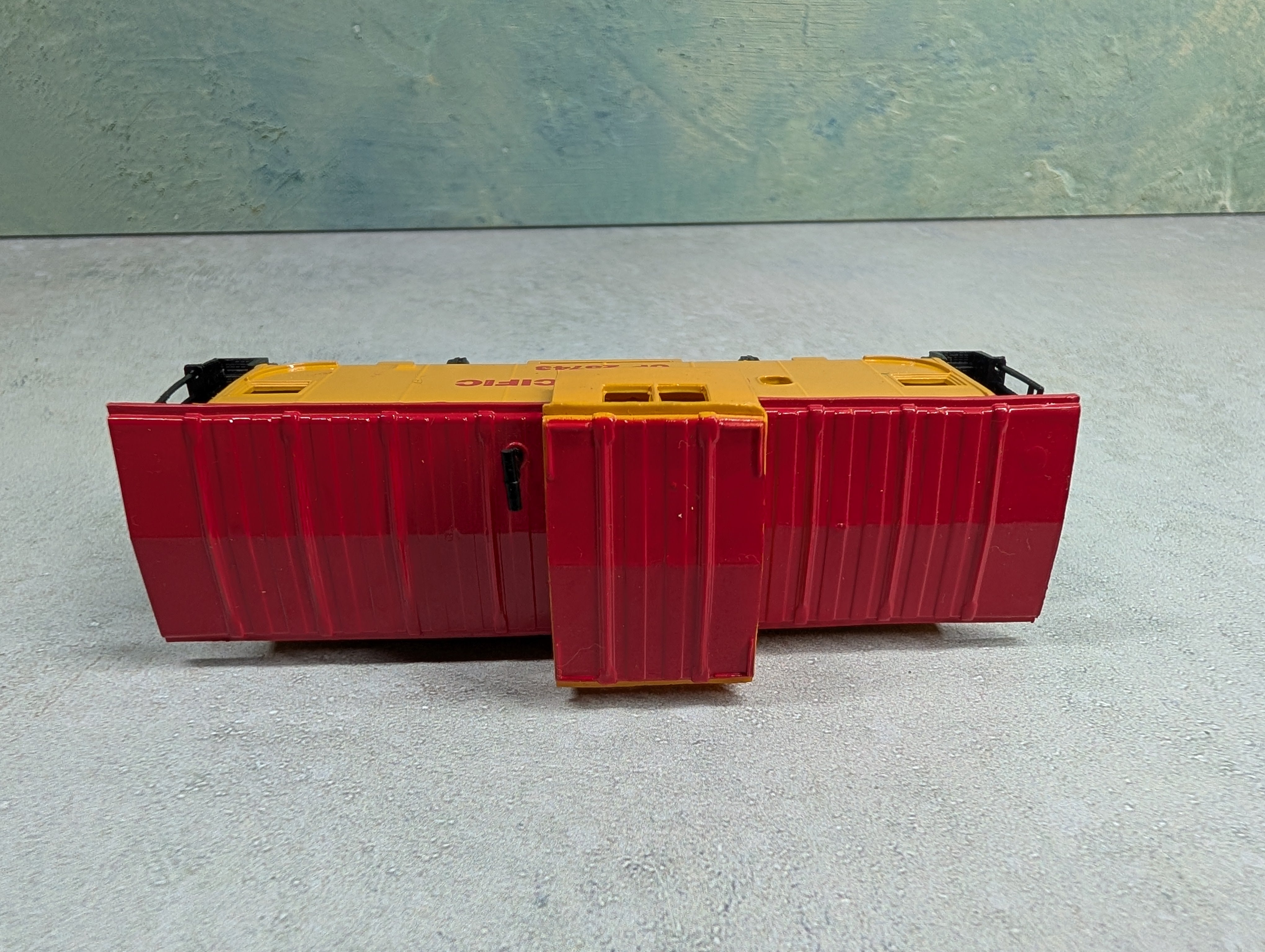 USED Bachmann HO Scale Caboose Union Pacific UP #25743