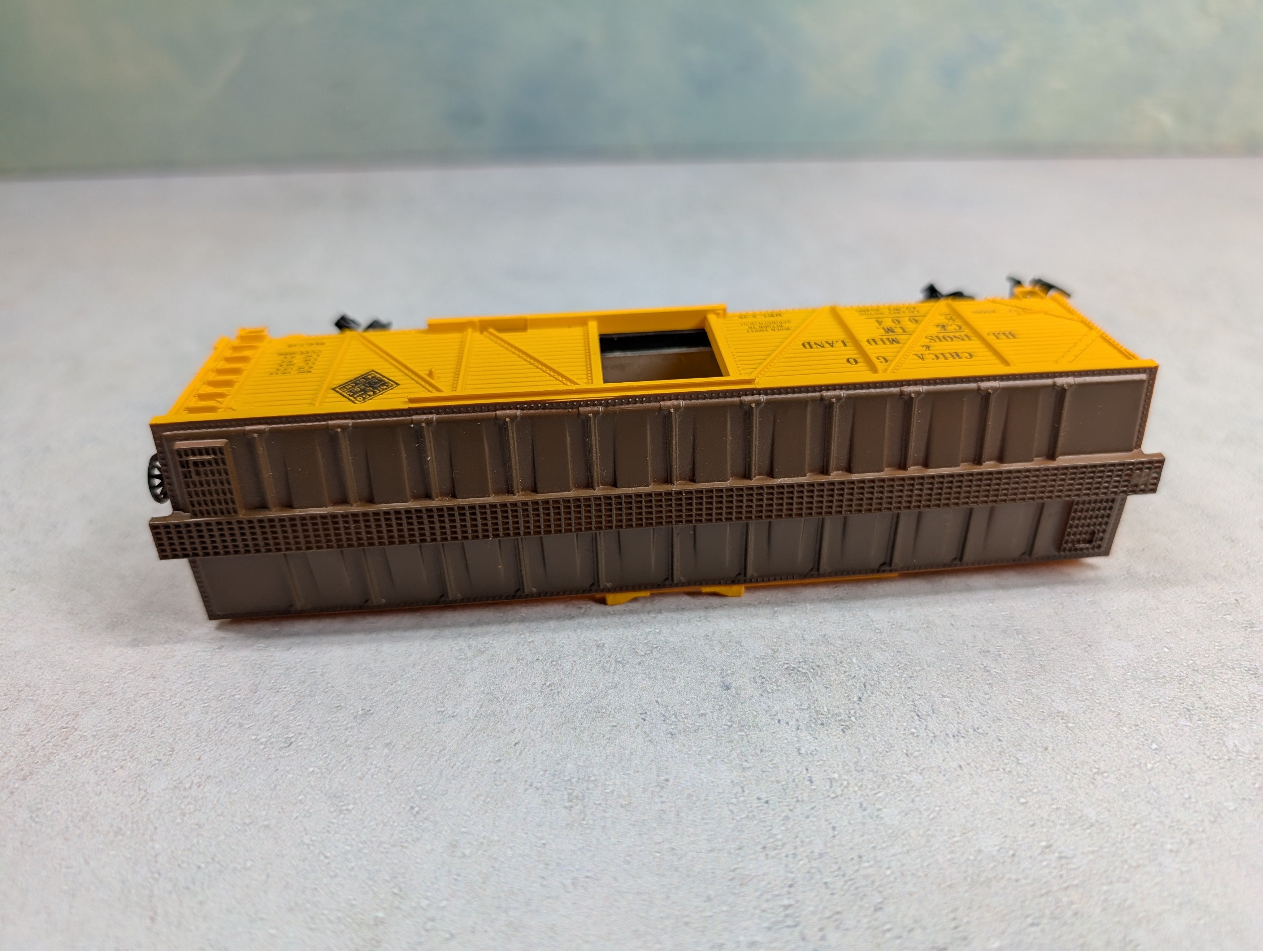 USED Life-Like HO Scale 40' Wooden Box Car Chicago and Illinois Midland C&IM #8004