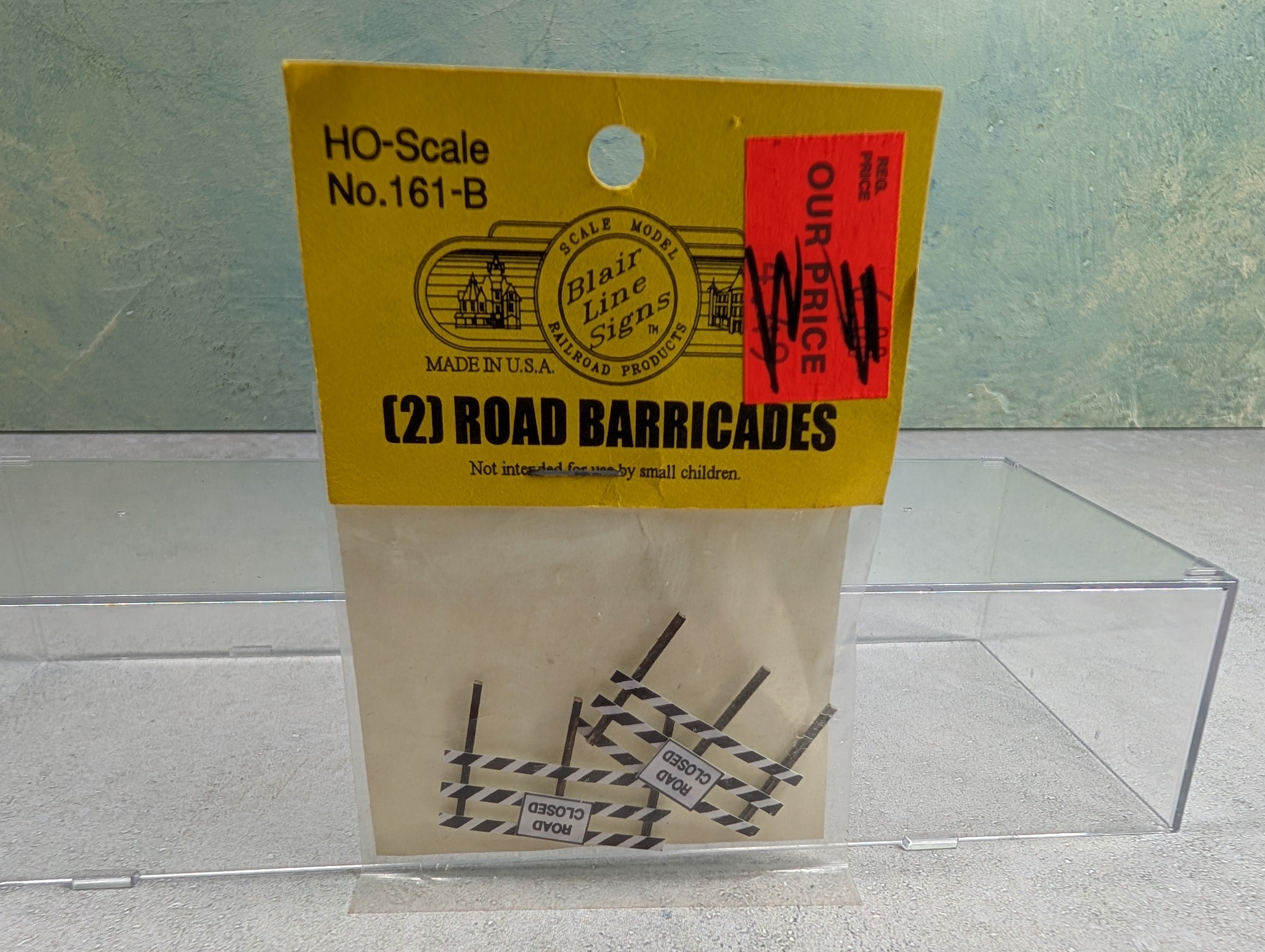 Blair Line Signs 161B HO Scale Road Barricades (2 pcs)