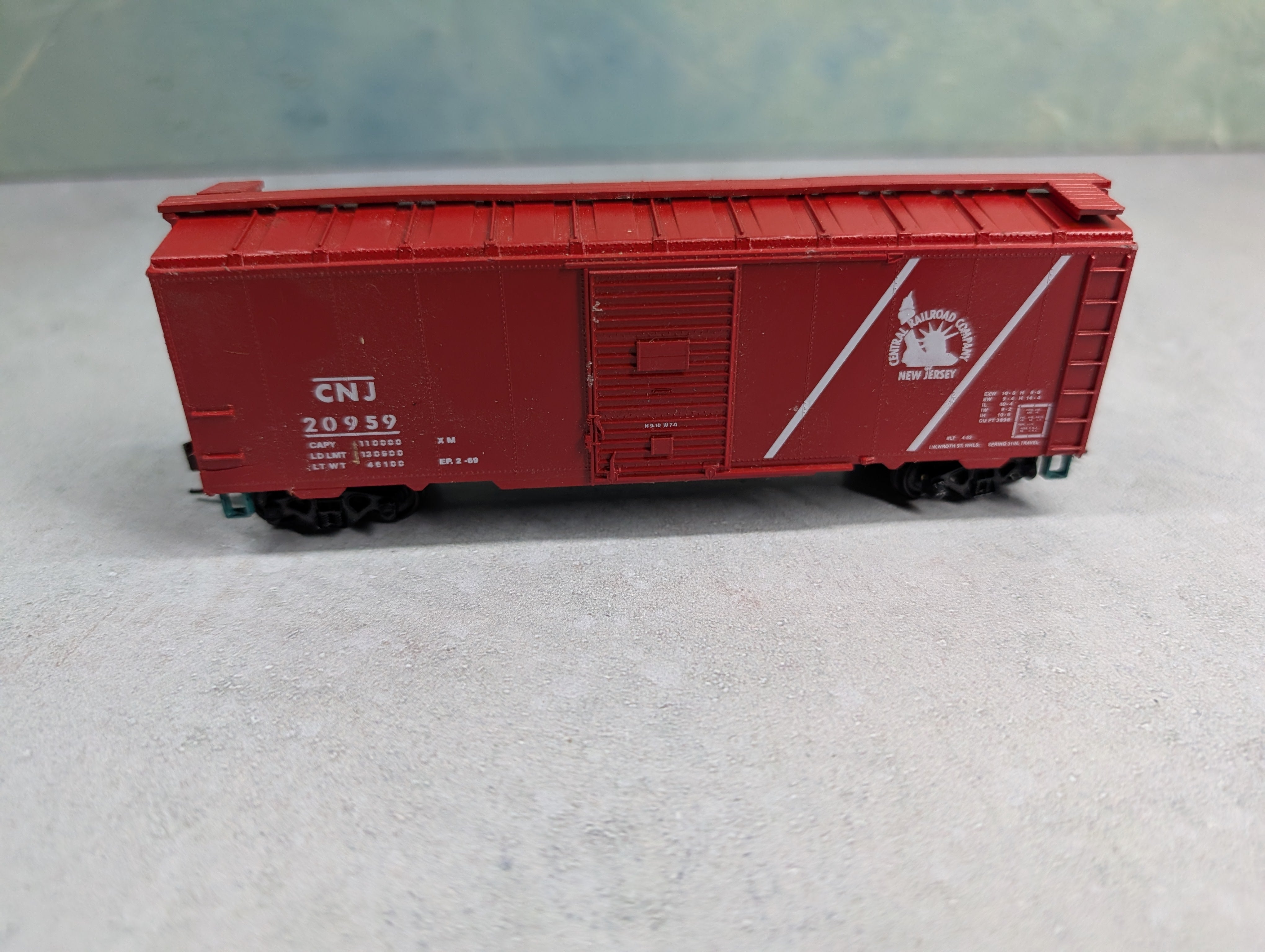 USED Roundhouse HO Scale 40' Box Car Central Railroad of New Jersey CNJ #20959