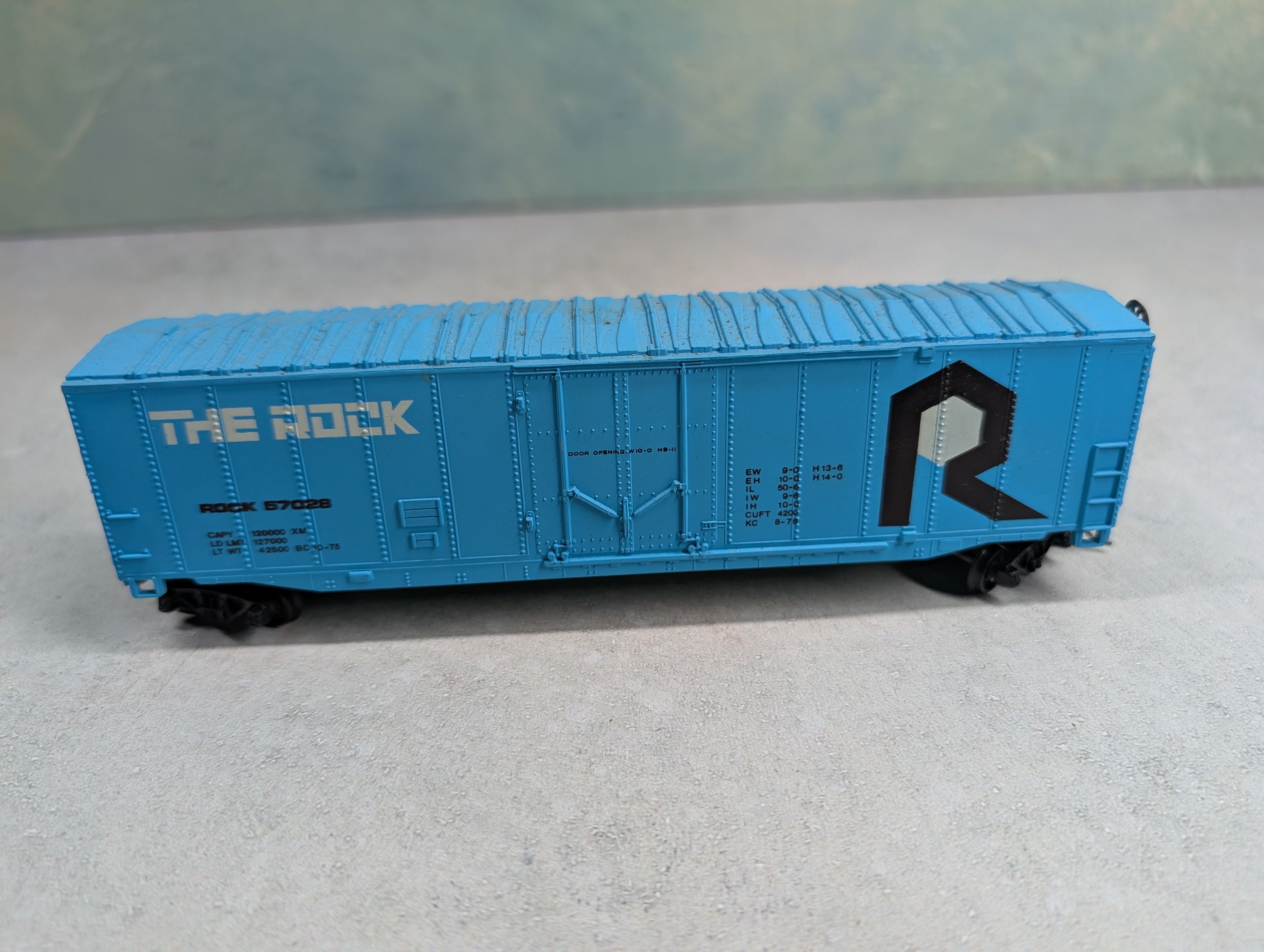 USED Bachmann HO Scale 50' Box Car Rock Island Rock #57028