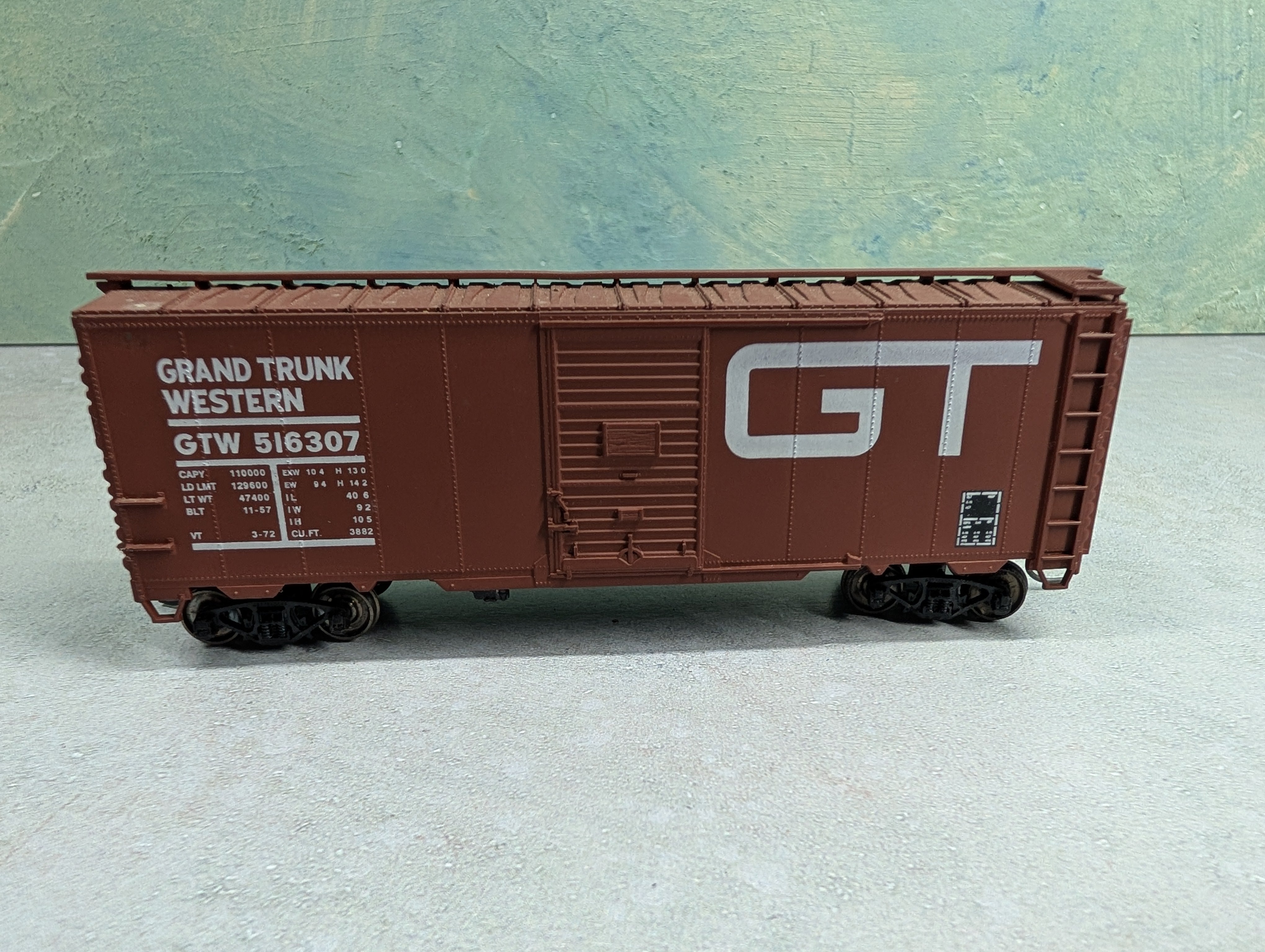 USED Accurail HO Scale 40' Box Car Grand Trunk Western GTW #516307