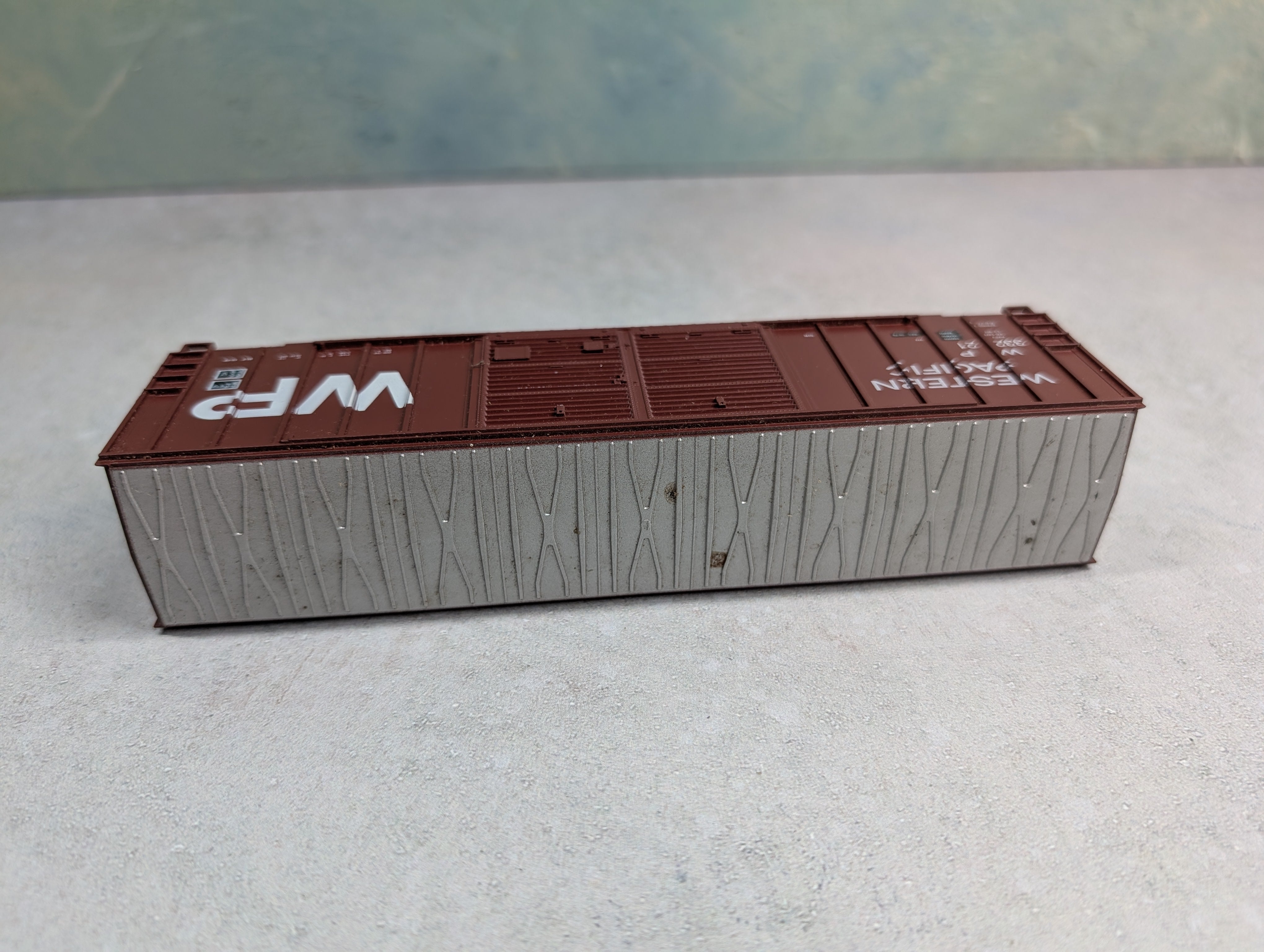 USED Roundhouse HO Scale 50' Box Car Western Pacific WP #32221