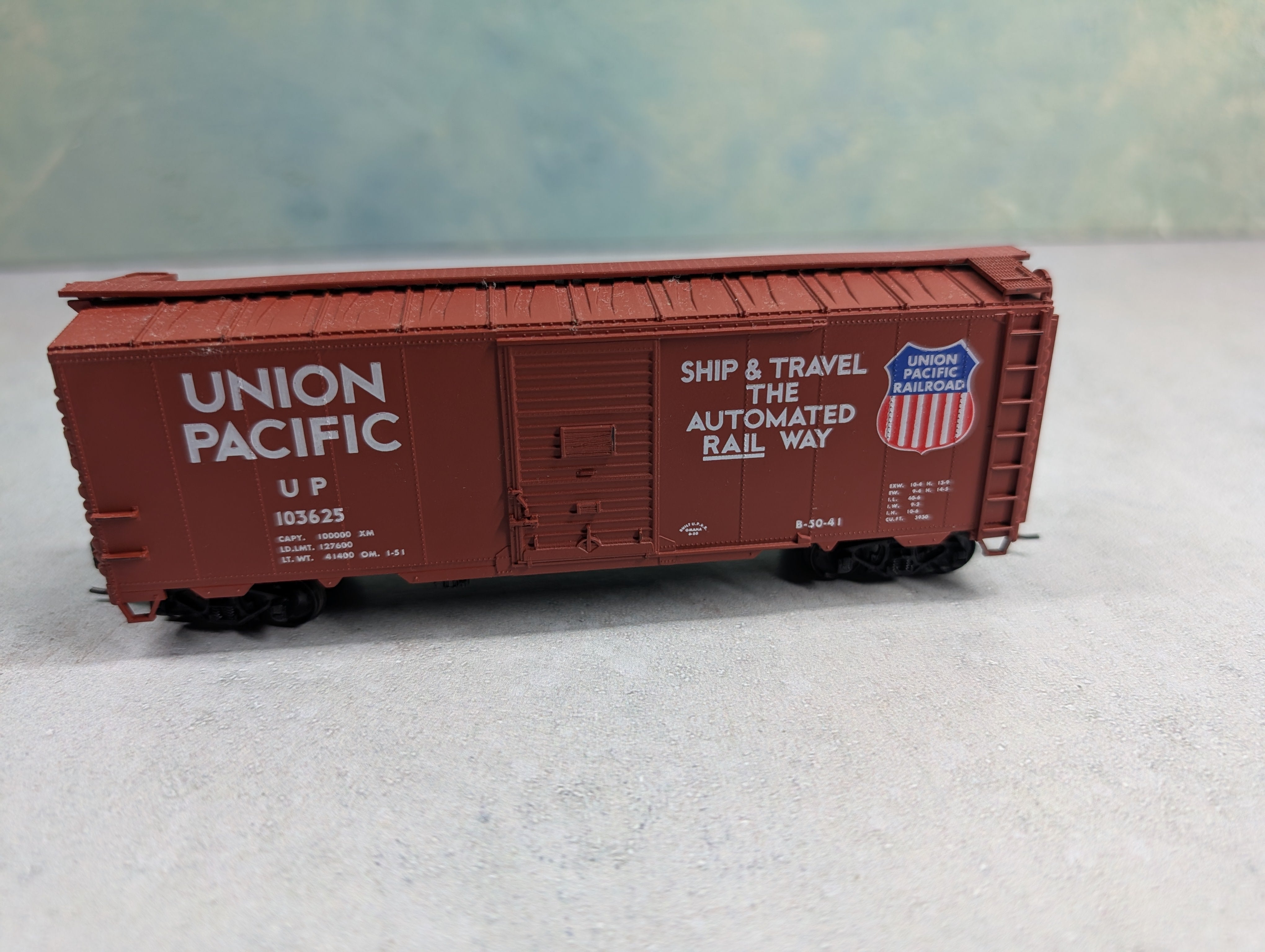 USED Accurail HO Scale 40' Box Car Union Pacific UP #103625