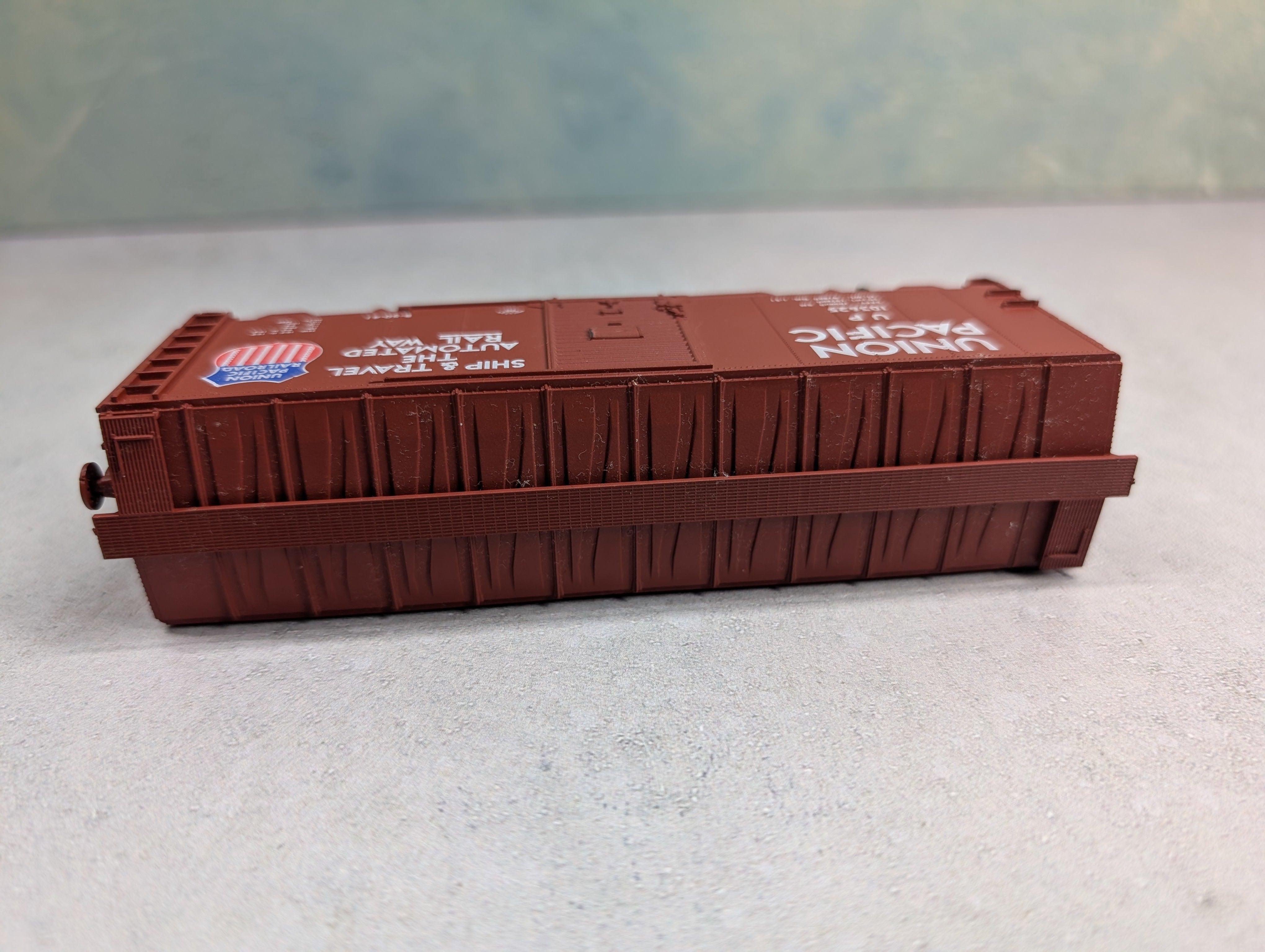 USED Accurail HO Scale 40' Box Car Union Pacific UP #103625