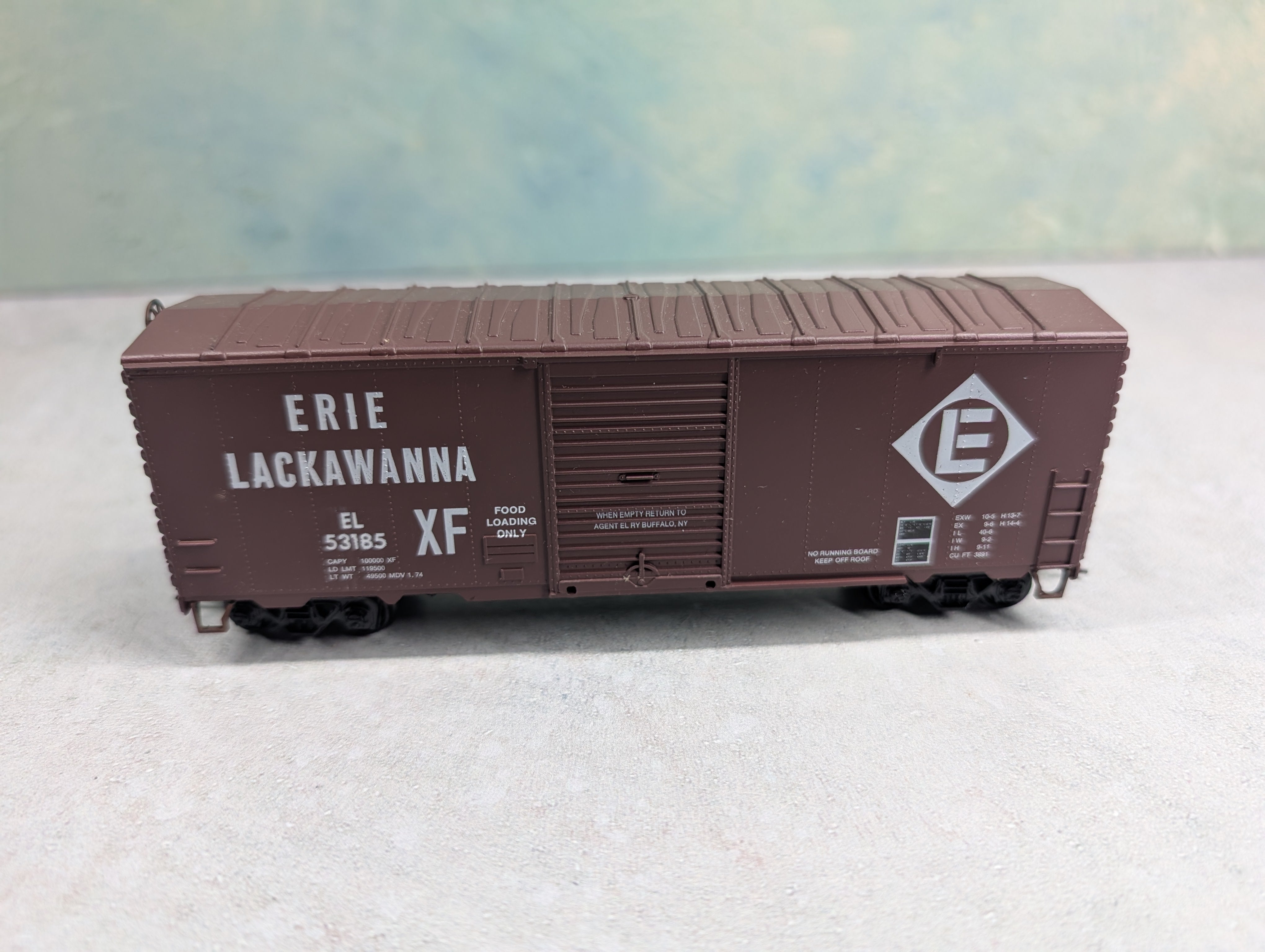 USED Roundhouse HO Scale 40' Box Car Erie Lackawanna EL #53185