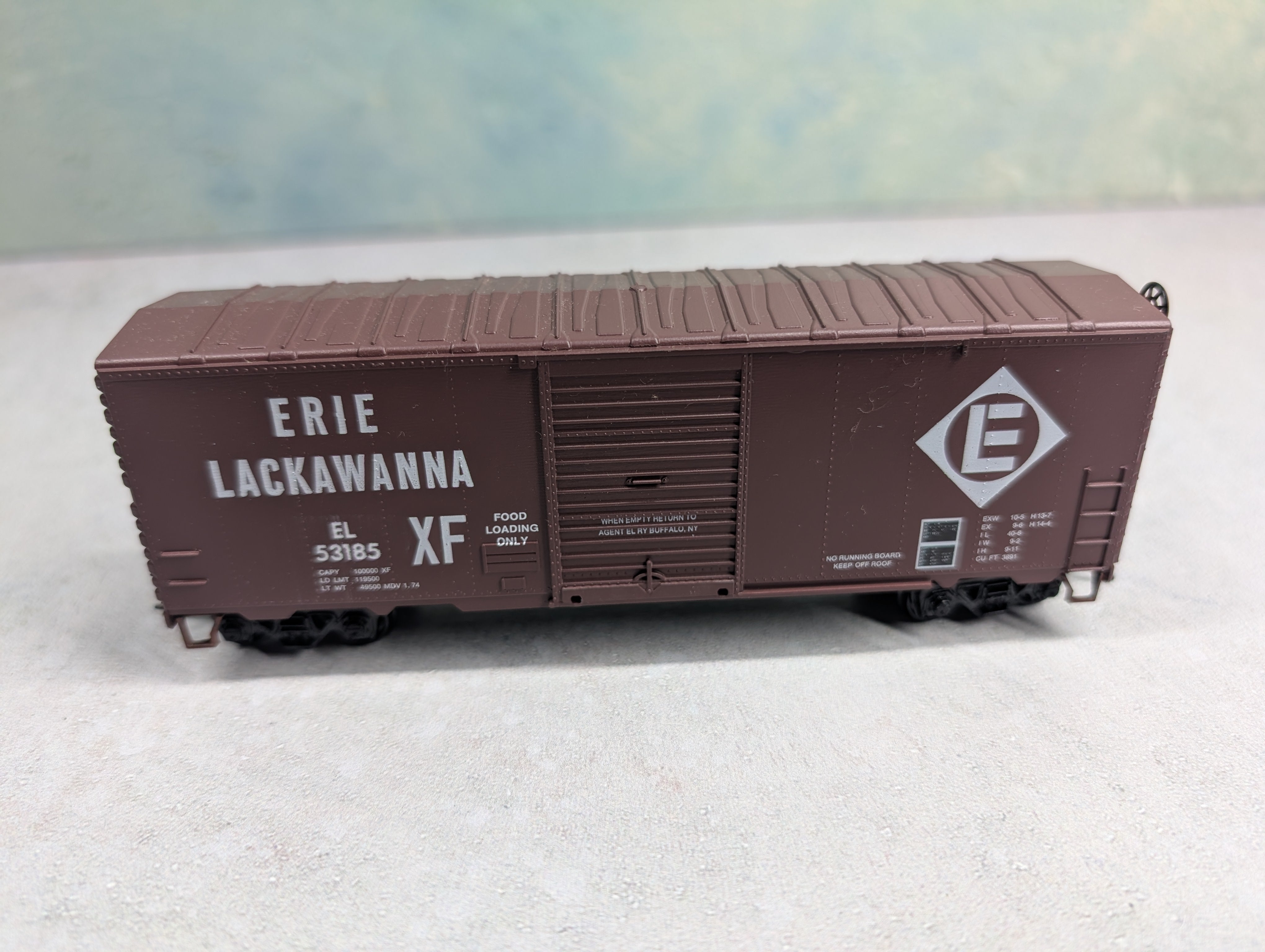 USED Roundhouse HO Scale 40' Box Car Erie Lackawanna EL #53185